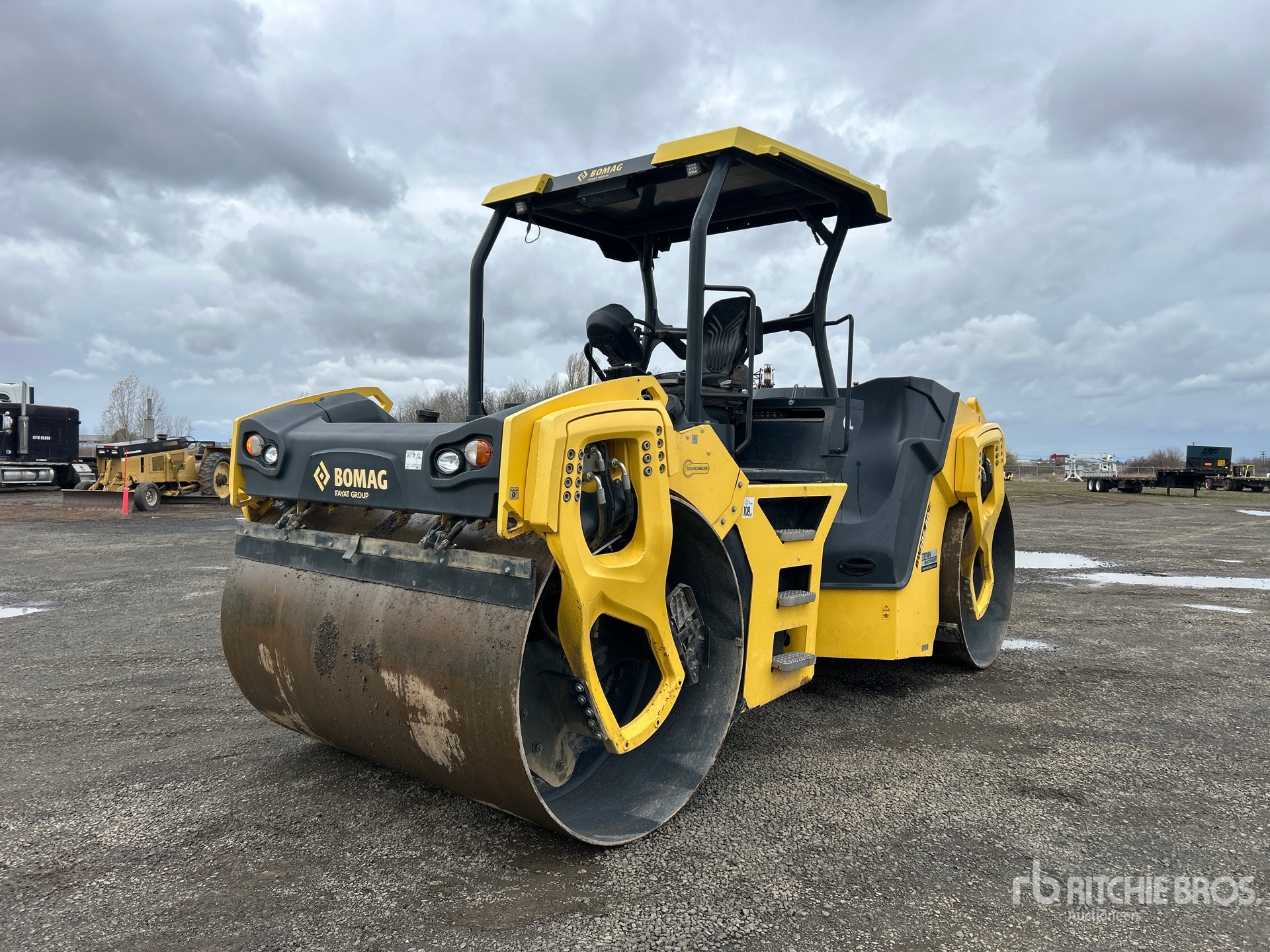 General Appearance with Picture, Left Front Corner