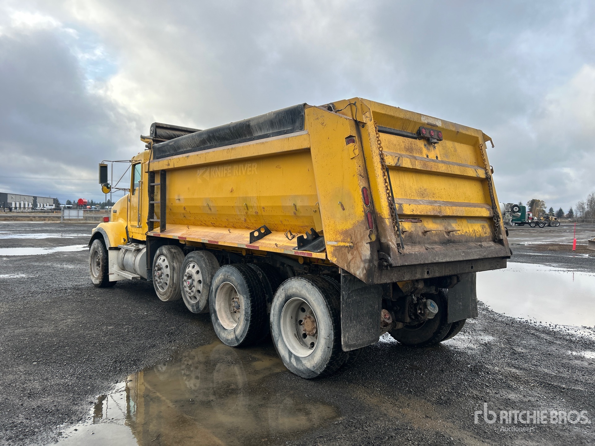 General Appearance with Bild, Ecke hinten links