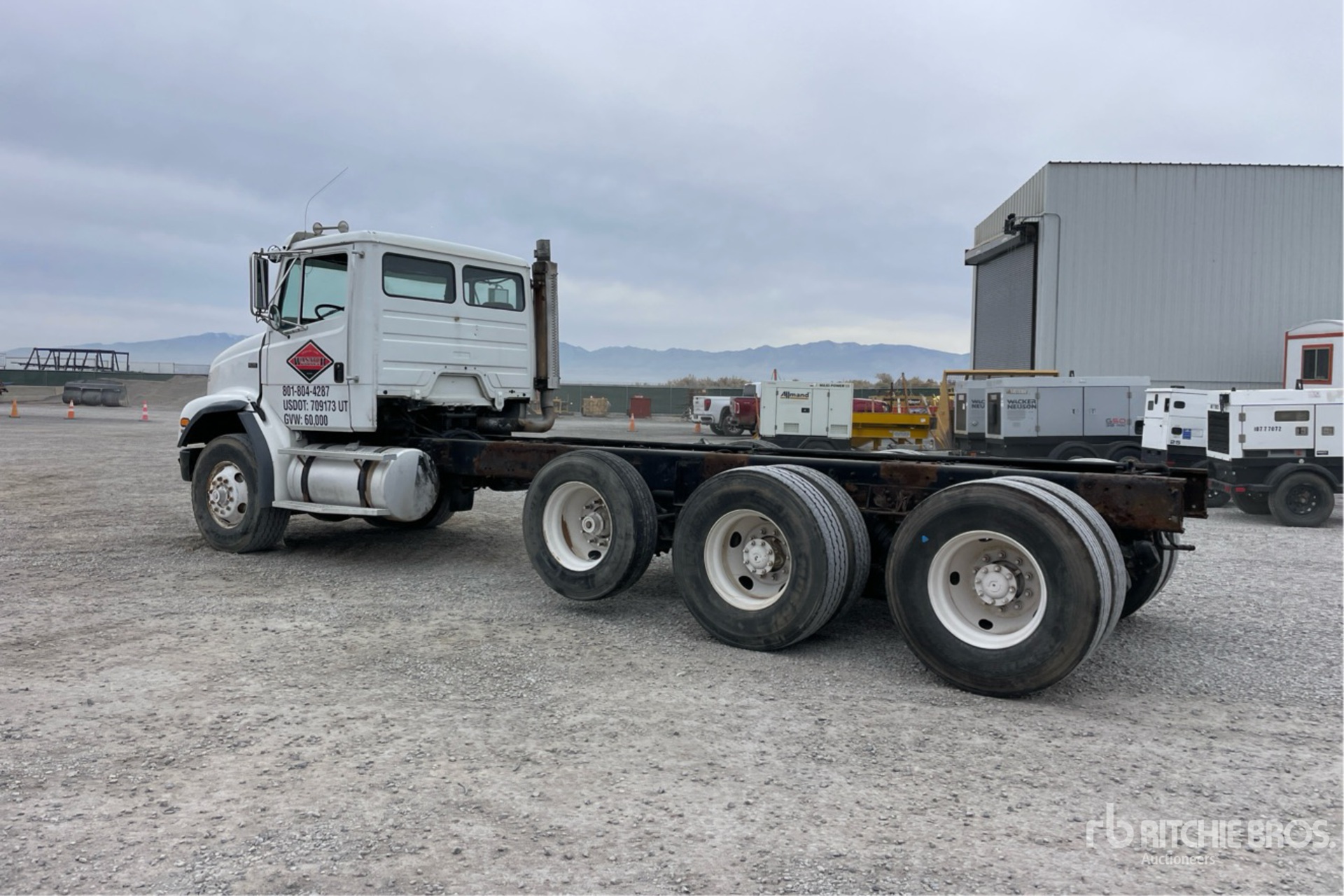 General Appearance with Foto, angolo posteriore sinistro