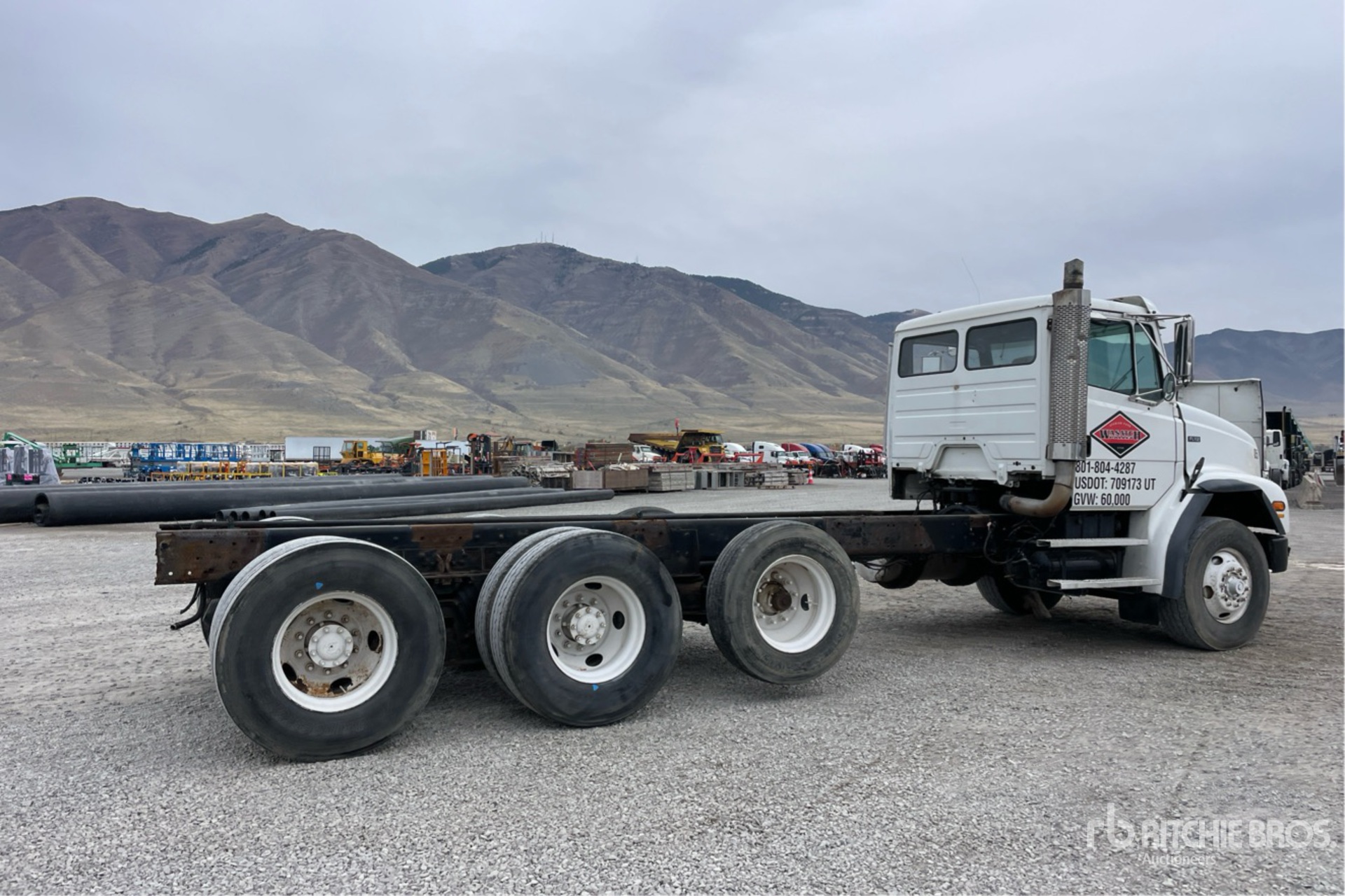 General Appearance with Foto, angolo anteriore sinistro