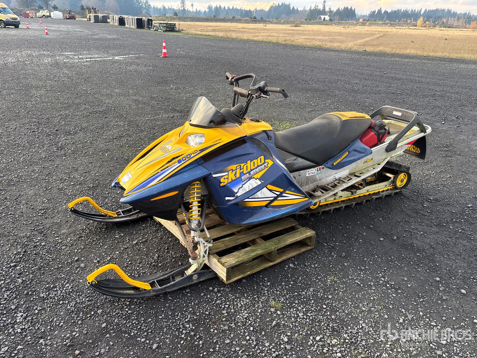 General Appearance with Featured Photo