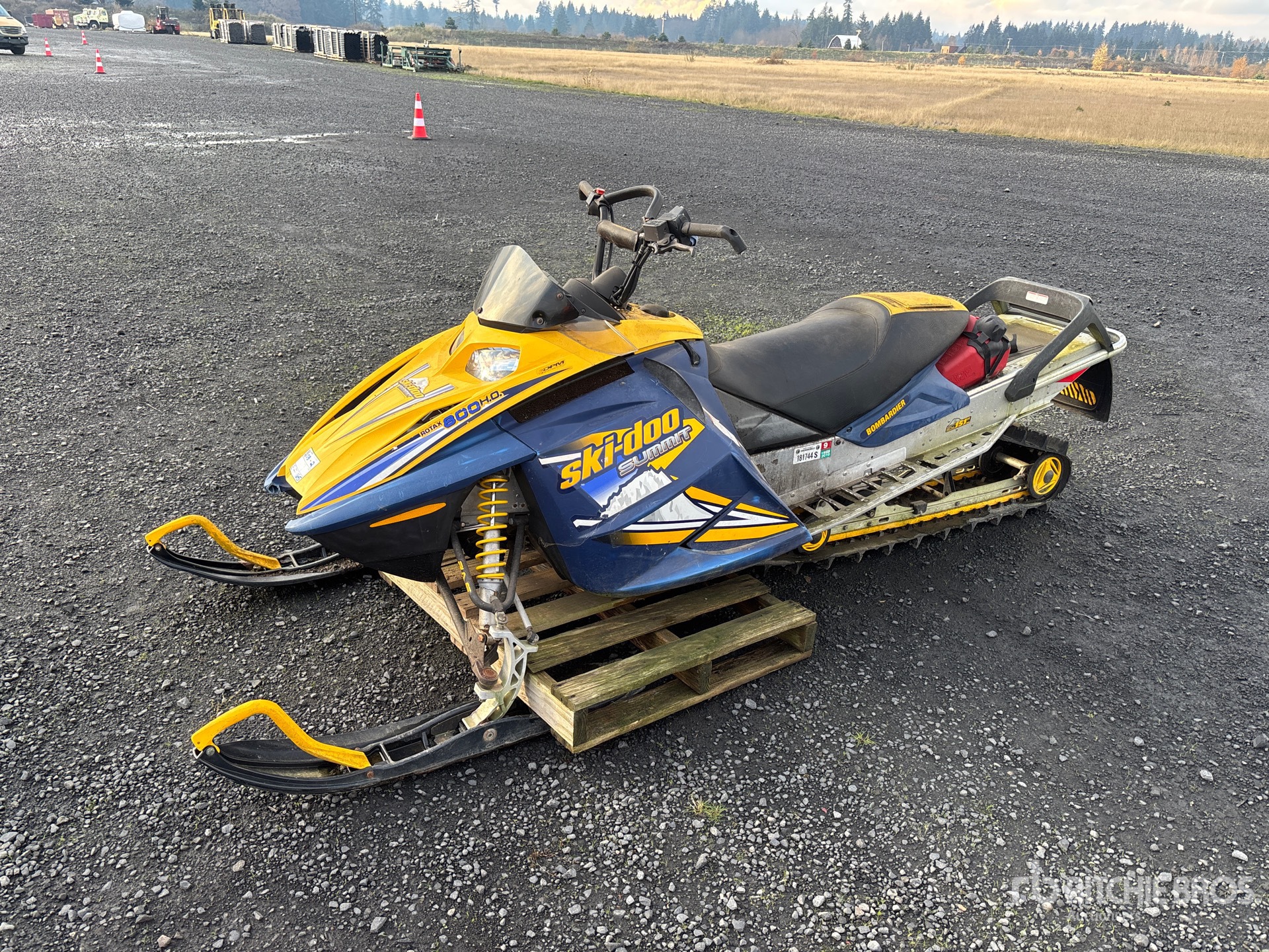 General Appearance with Imagen: esquina delantera izquierda