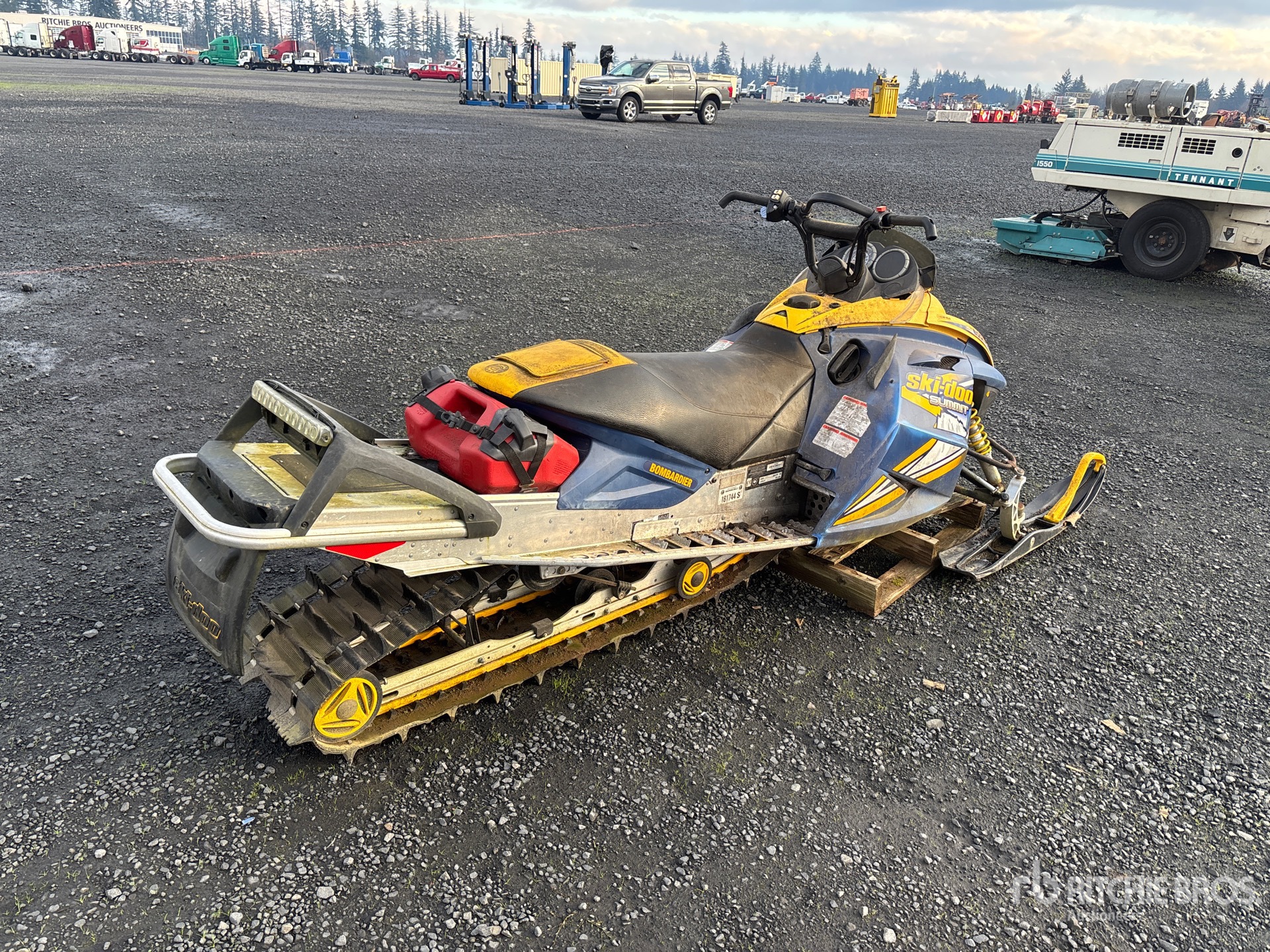 General Appearance with Imagen: esquina trasera derecha