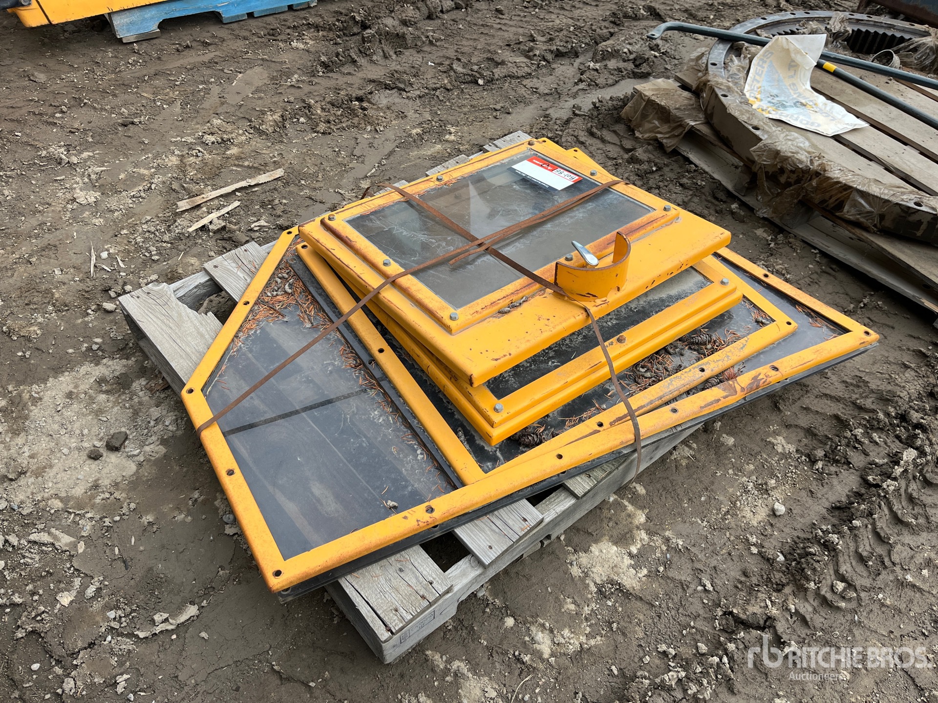 General Appearance with Bild, Ecke hinten rechts