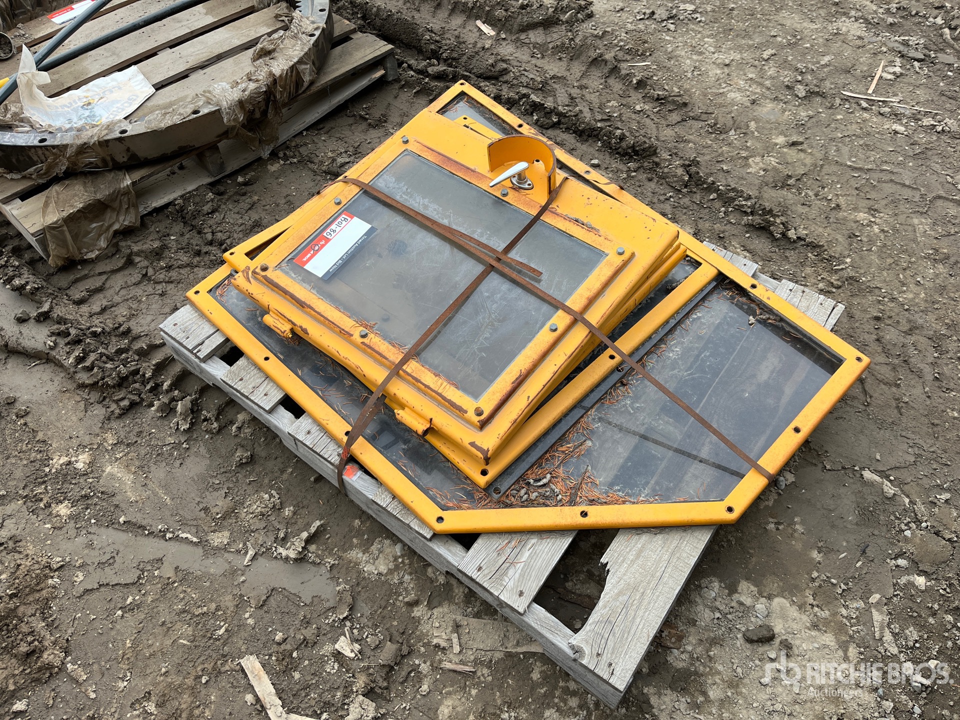 General Appearance with Bild, Ecke hinten links