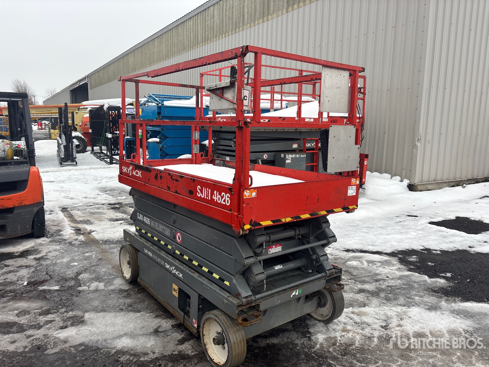 General Appearance with Picture, Left Rear Corner