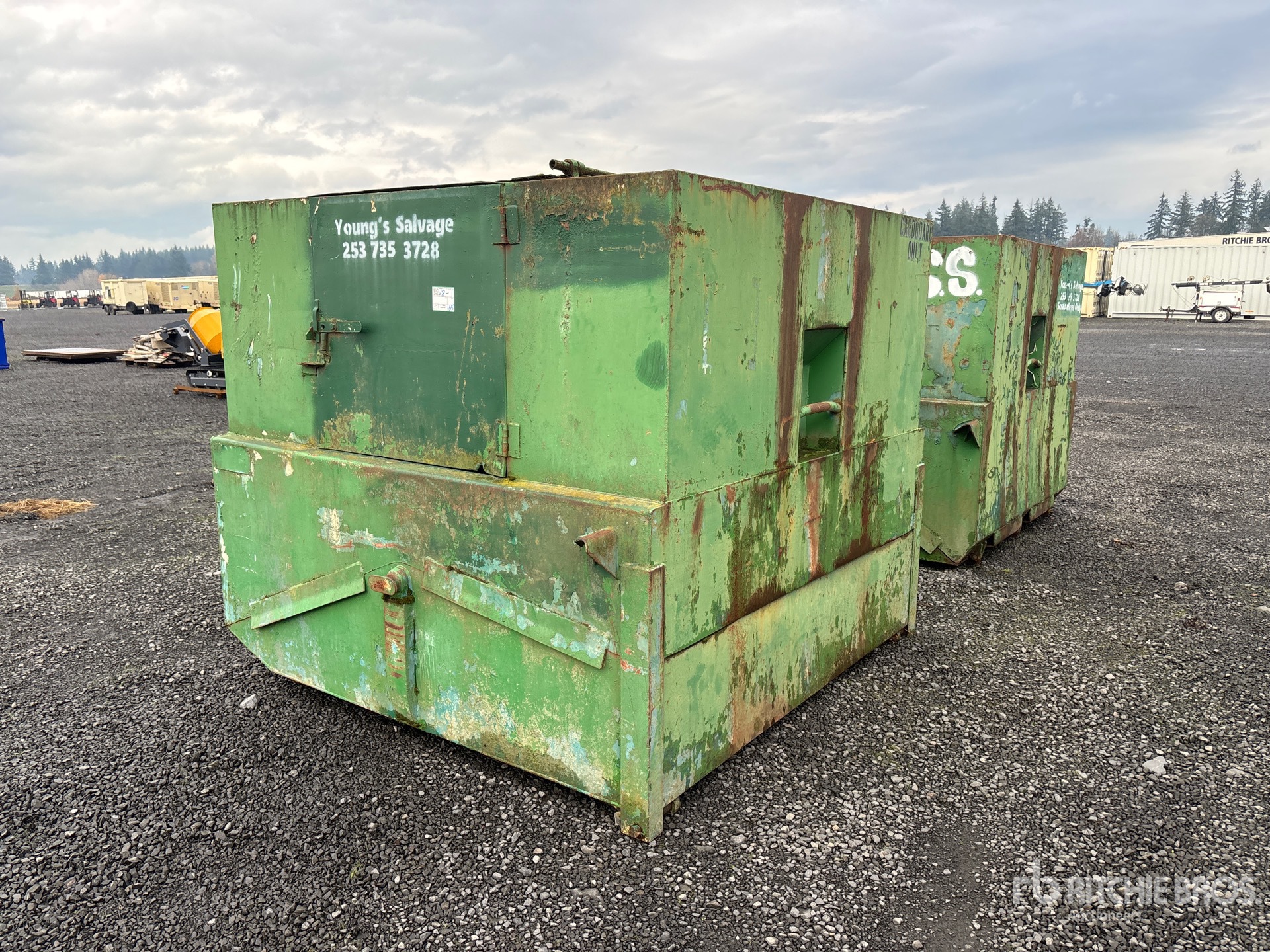 General Appearance with Bild, Ecke hinten links