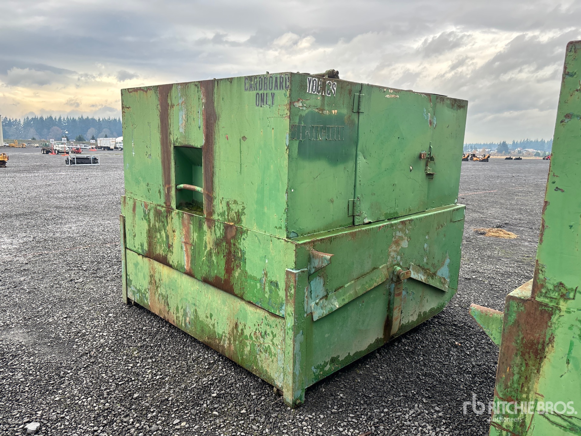 General Appearance with Bild, Ecke hinten rechts