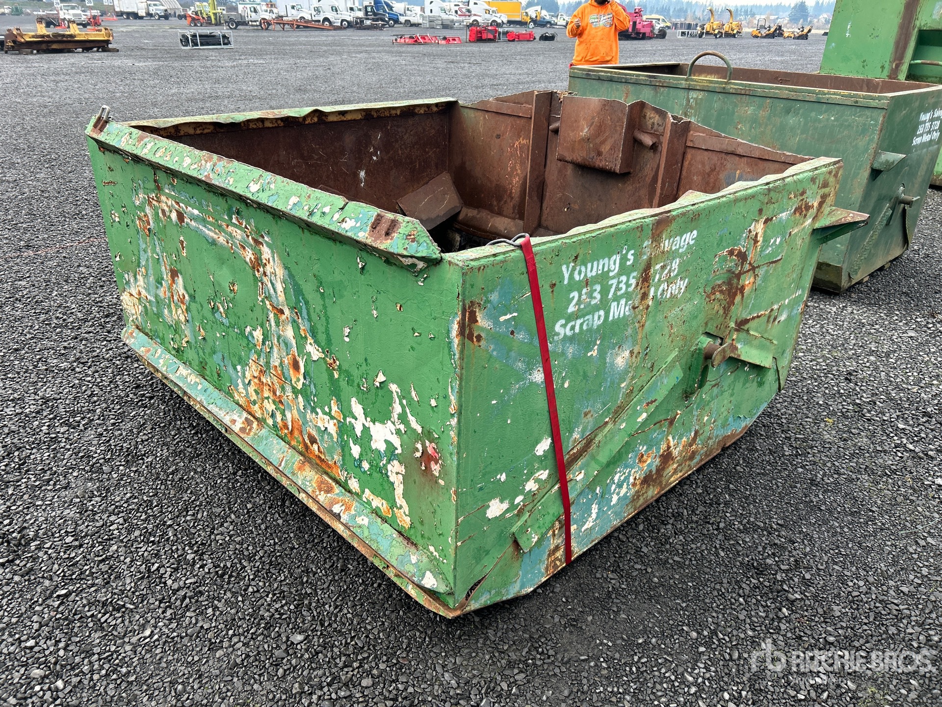 General Appearance with Bild, Ecke hinten links