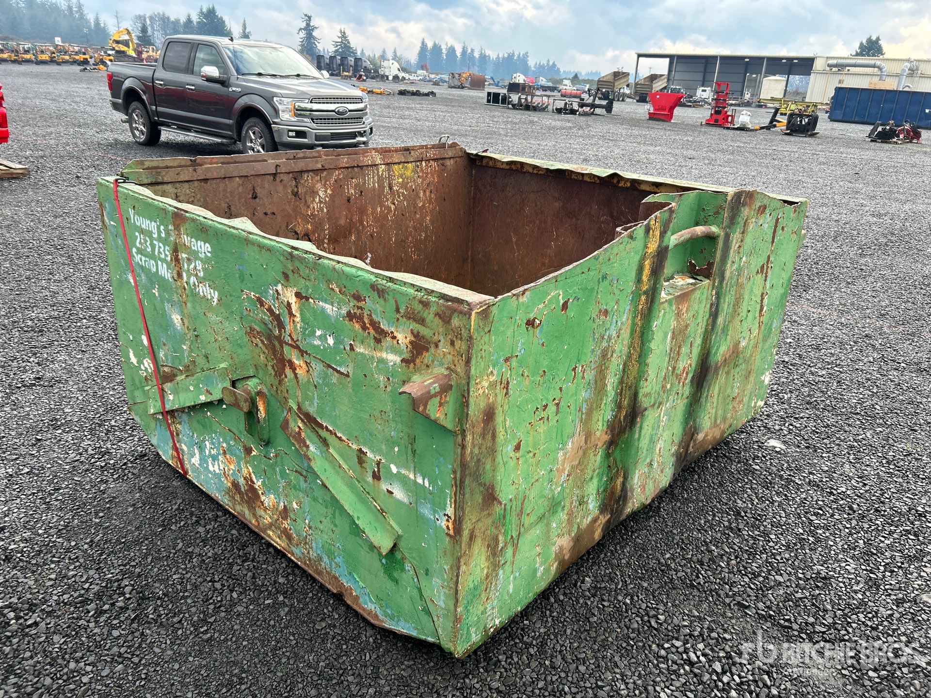 General Appearance with Bild, Ecke hinten rechts