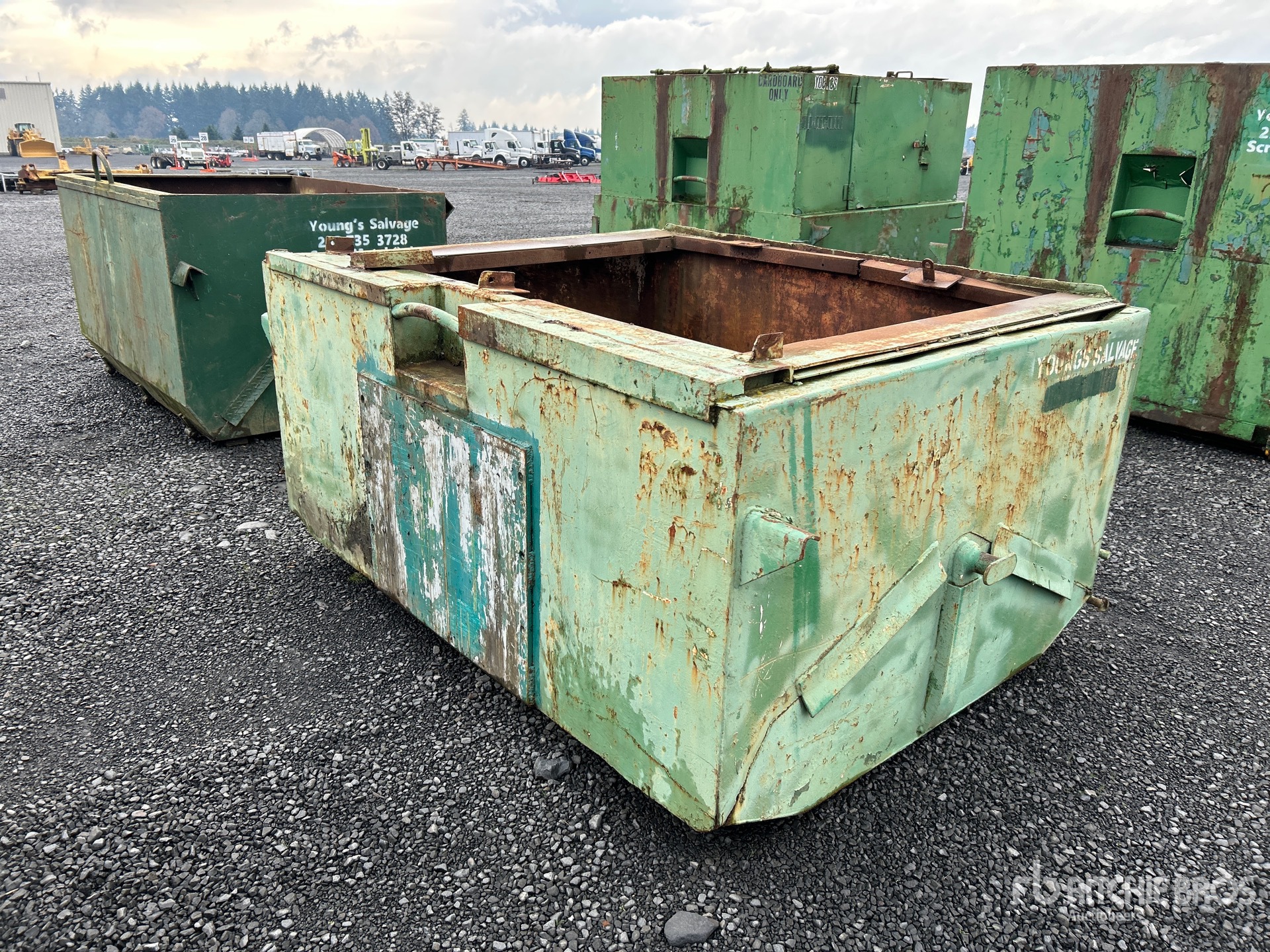 General Appearance with Bild, Ecke hinten rechts