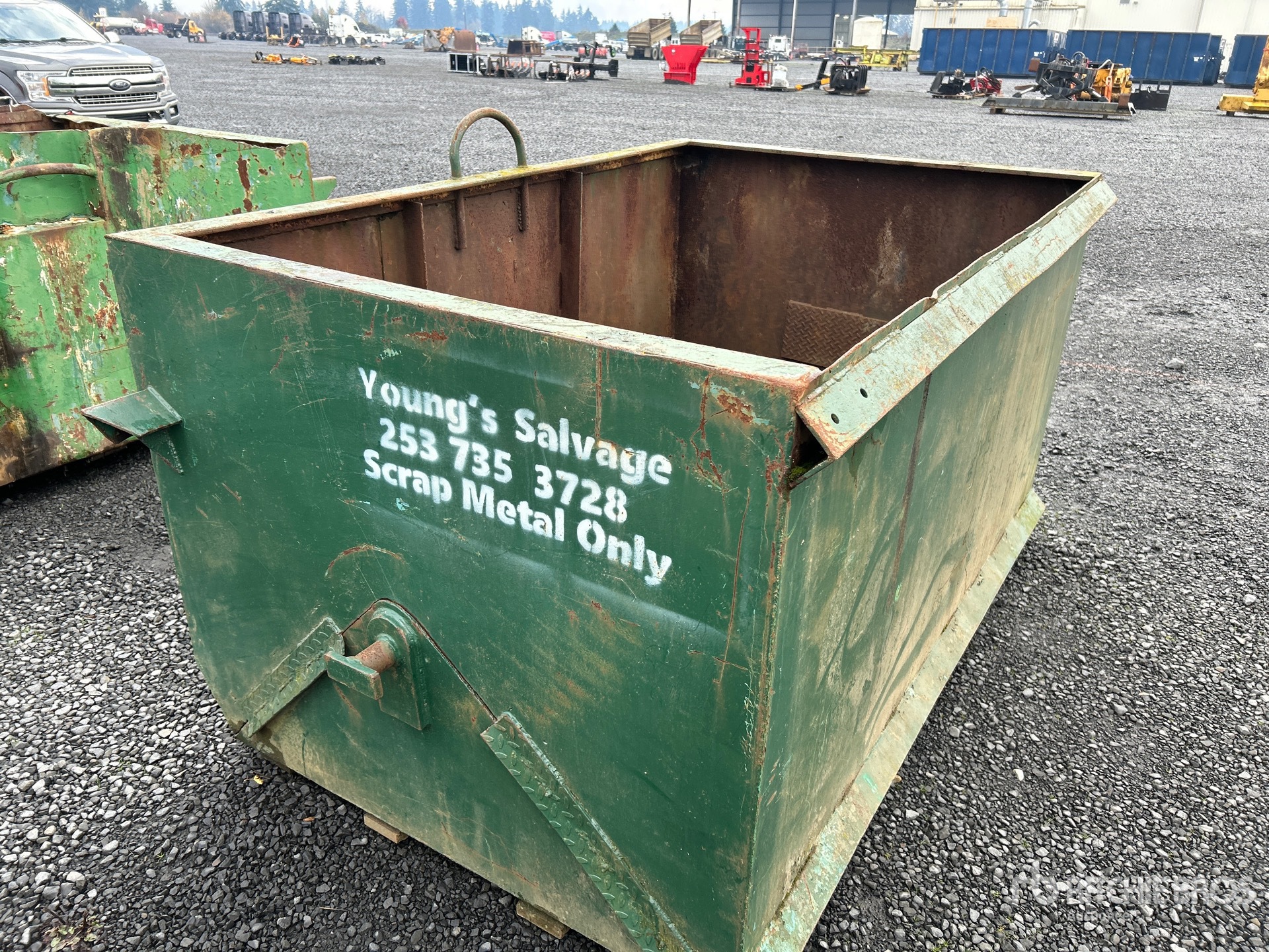 General Appearance with Bild, Ecke vorne rechts