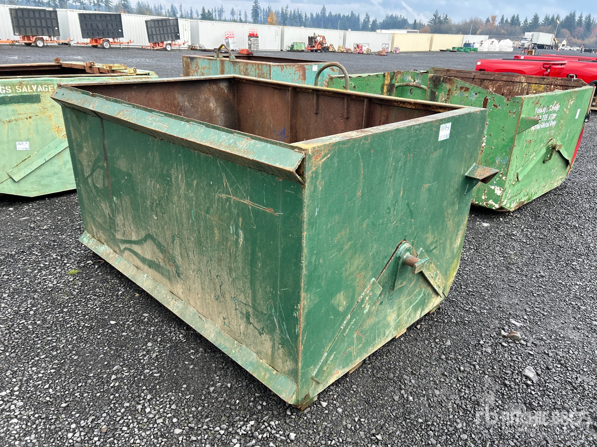 General Appearance with Bild, Ecke vorne links