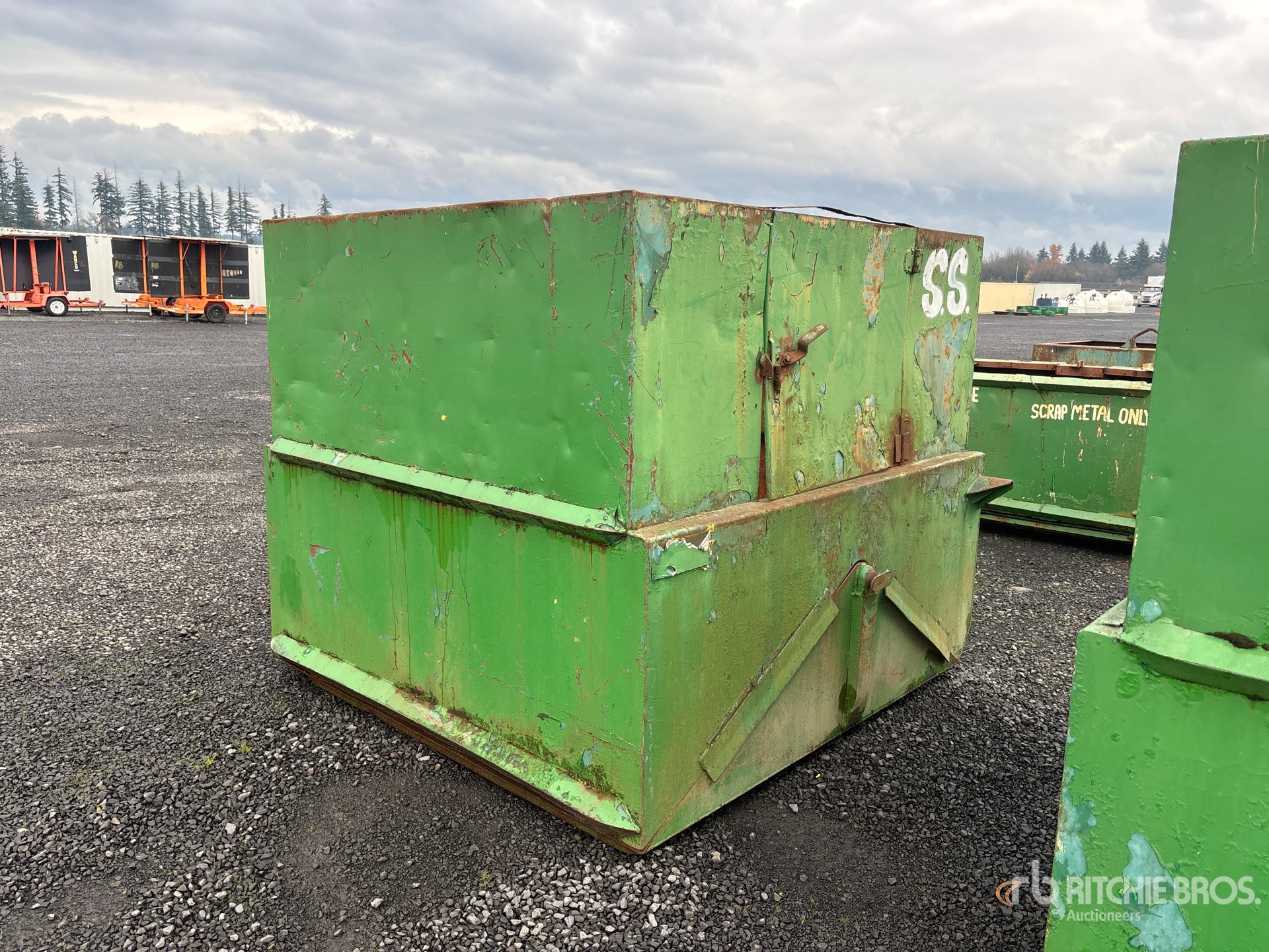 General Appearance with Bild, Ecke vorne links