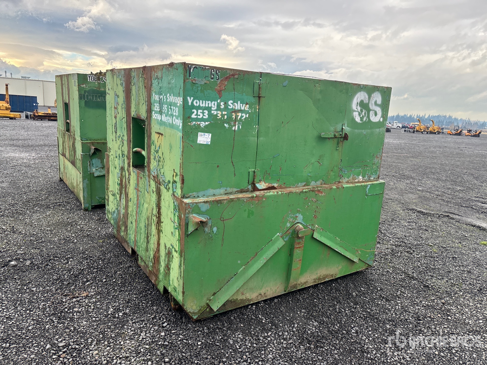 General Appearance with Bild, Ecke hinten rechts