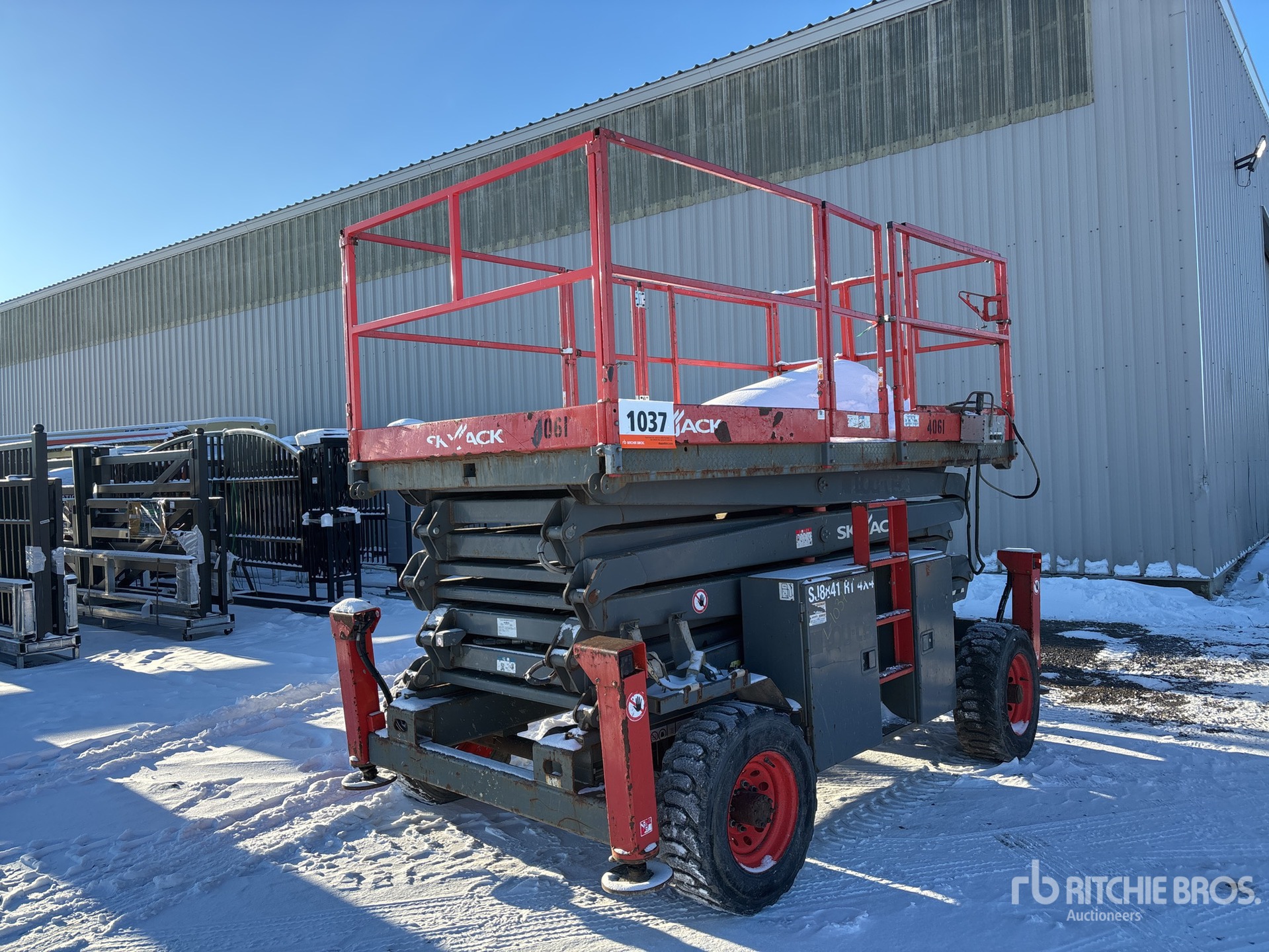 General Appearance with Imagen: esquina trasera derecha