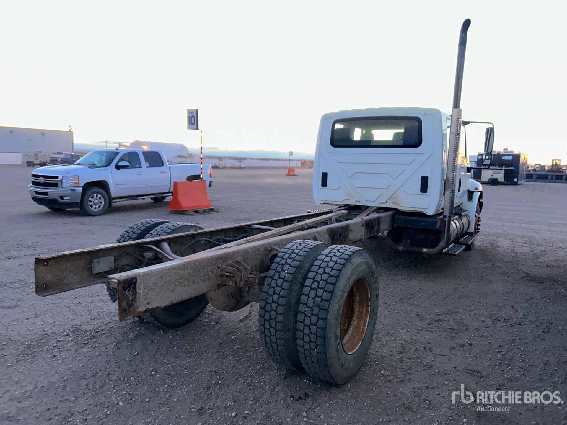Aspect général with Image, coin arrière droit