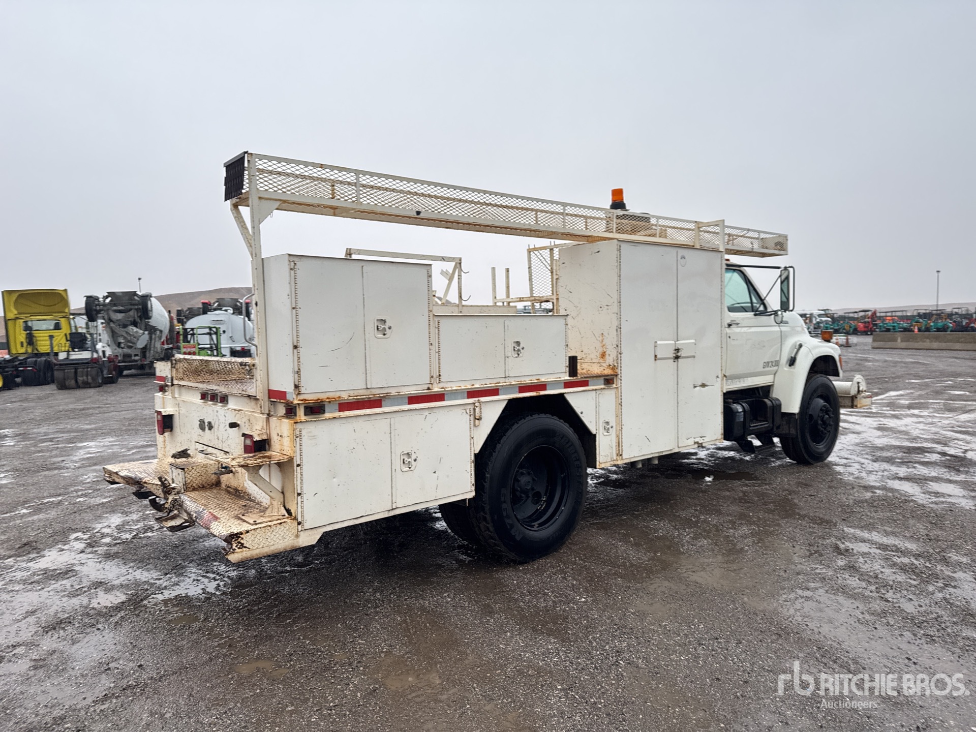 General Appearance with Picture, Right Rear Corner