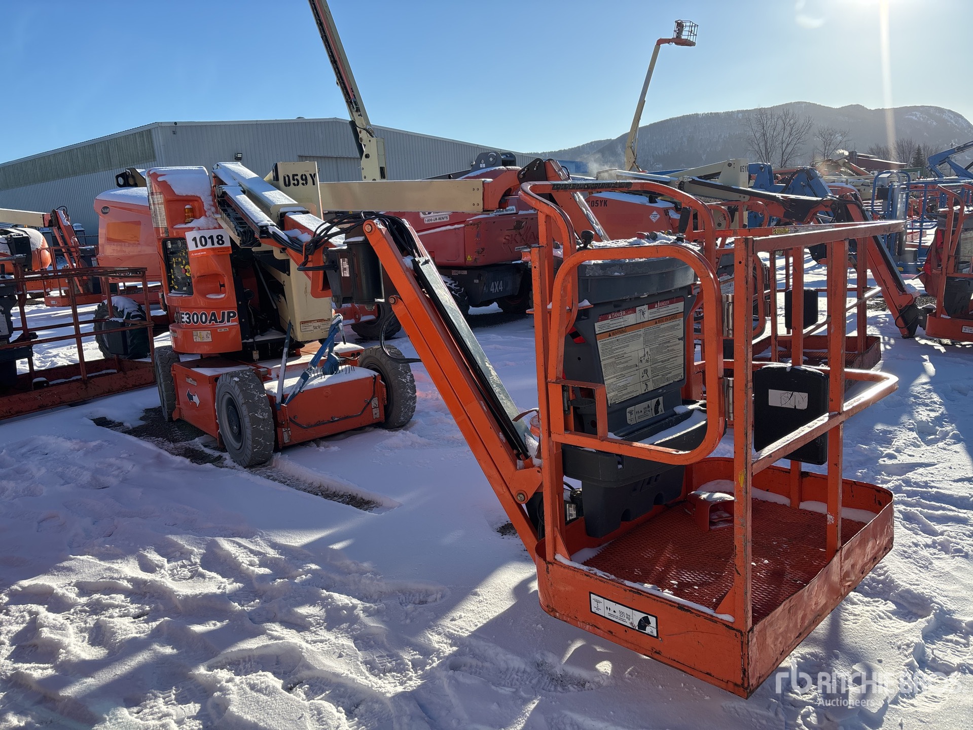 General Appearance with Picture, Right Front Corner