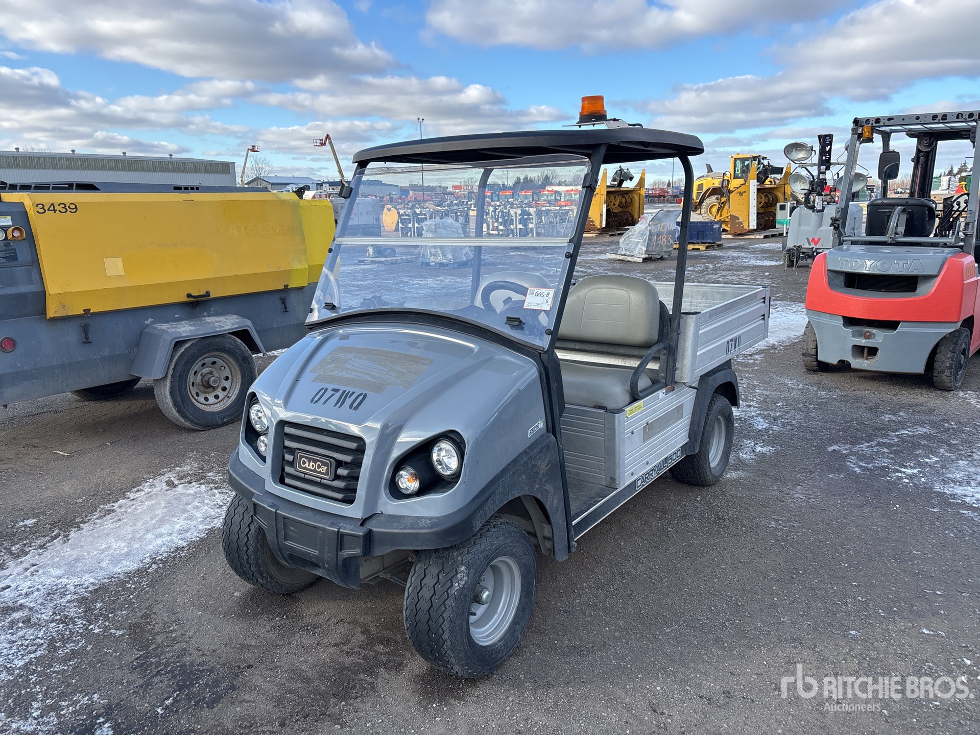 General Appearance with Bild, Ecke vorne links