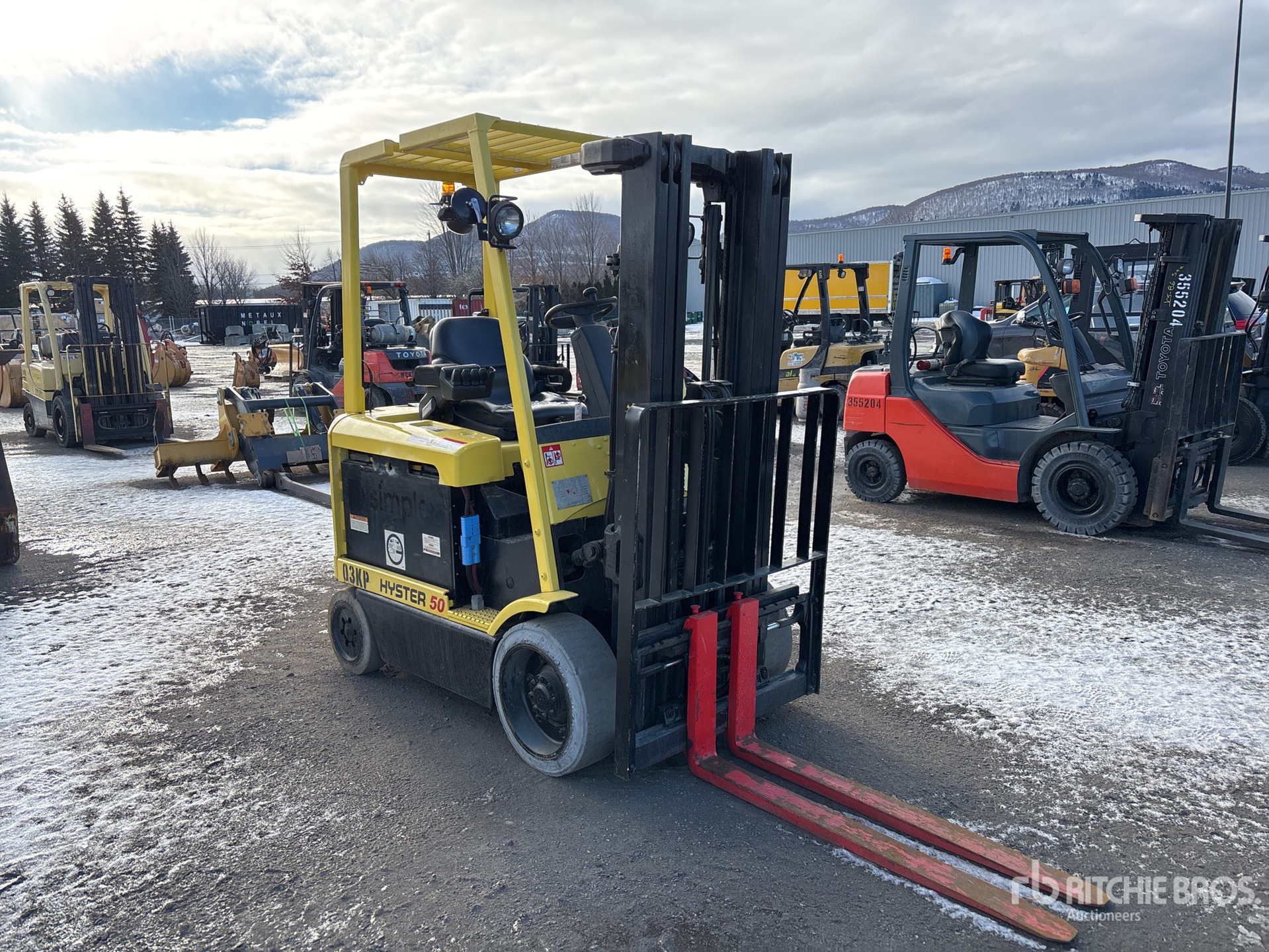 General Appearance with Picture, Right Front Corner