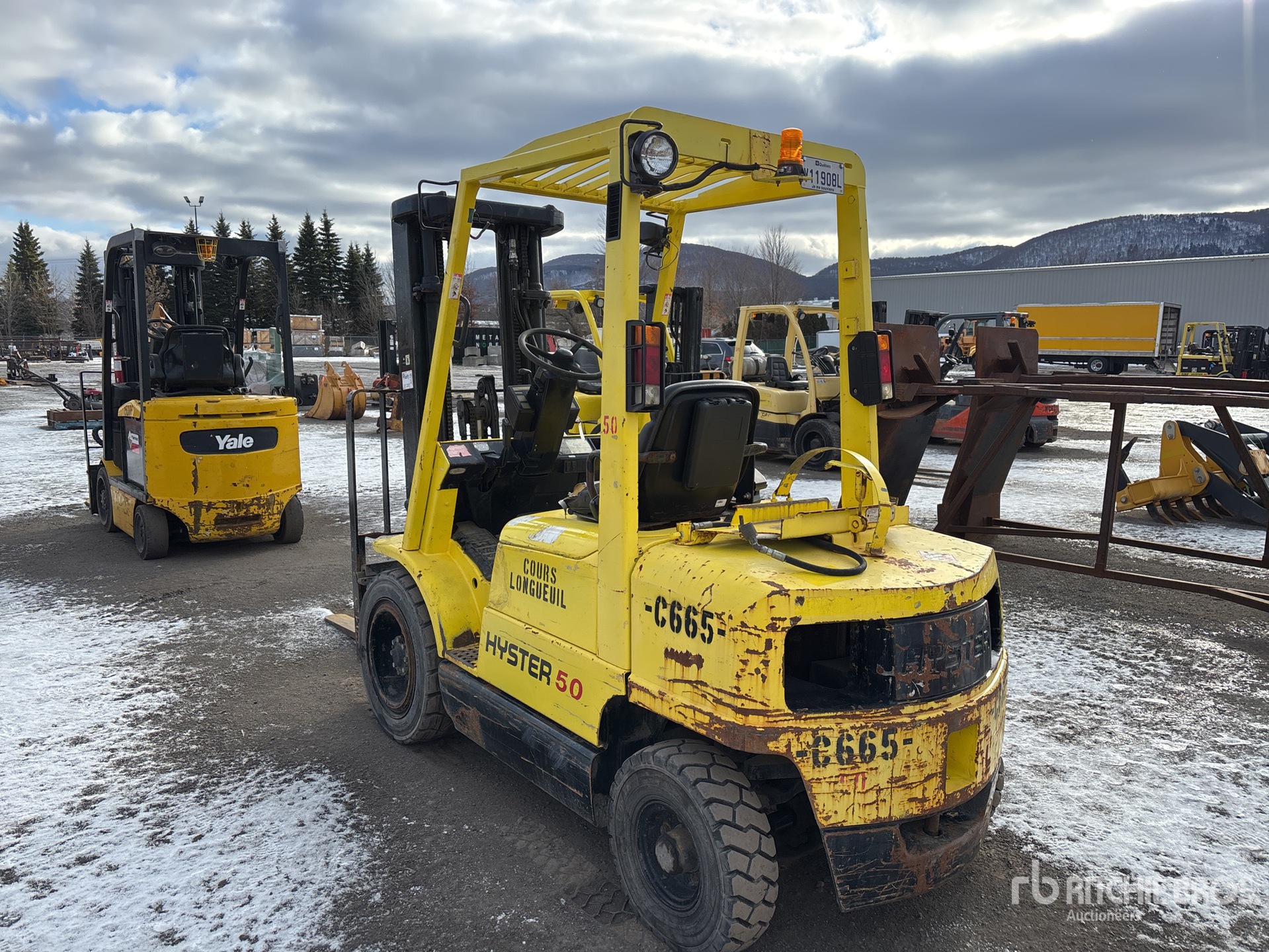 General Appearance with Picture, Left Rear Corner