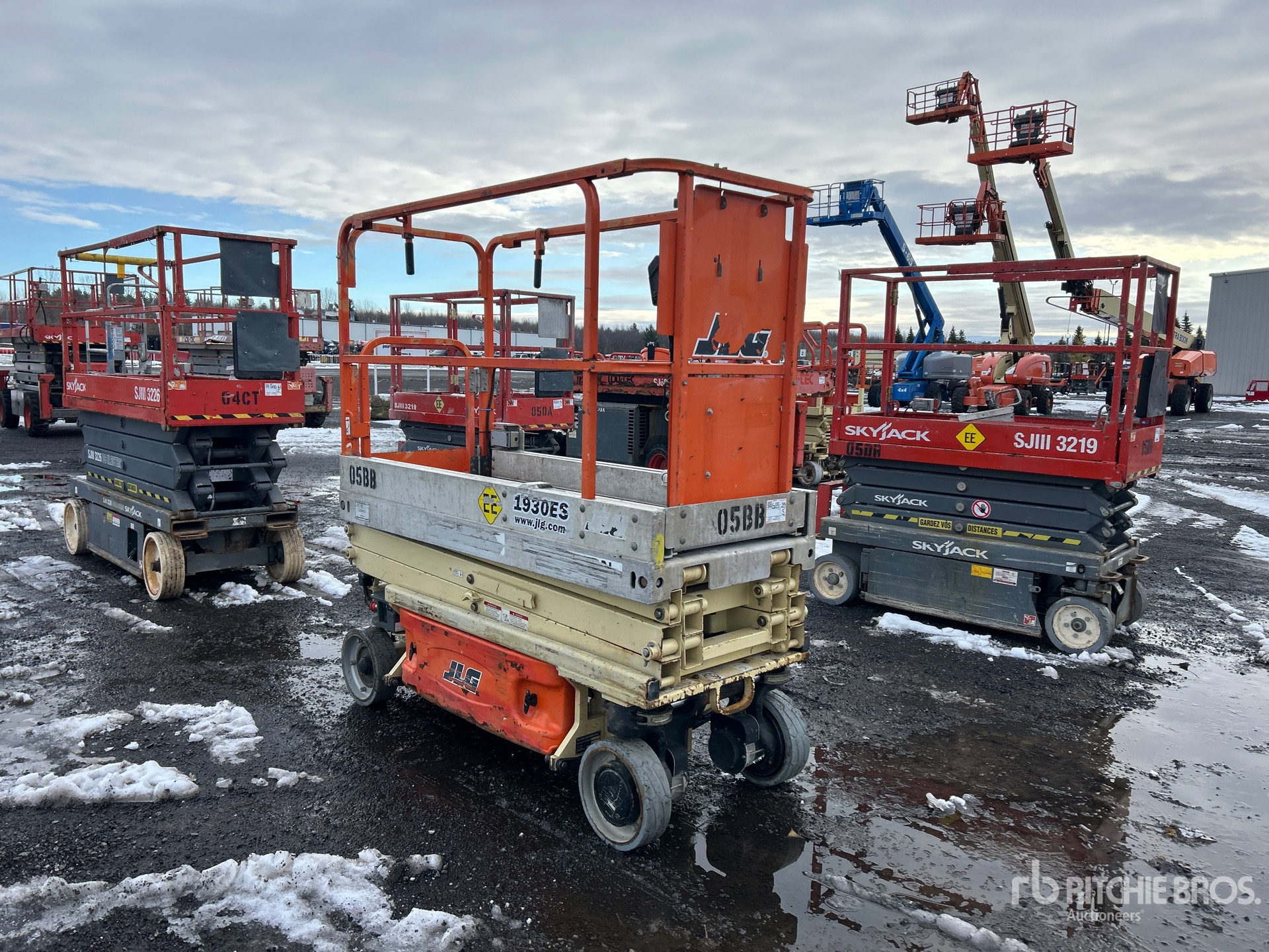 General Appearance with Bild, Ecke vorne rechts