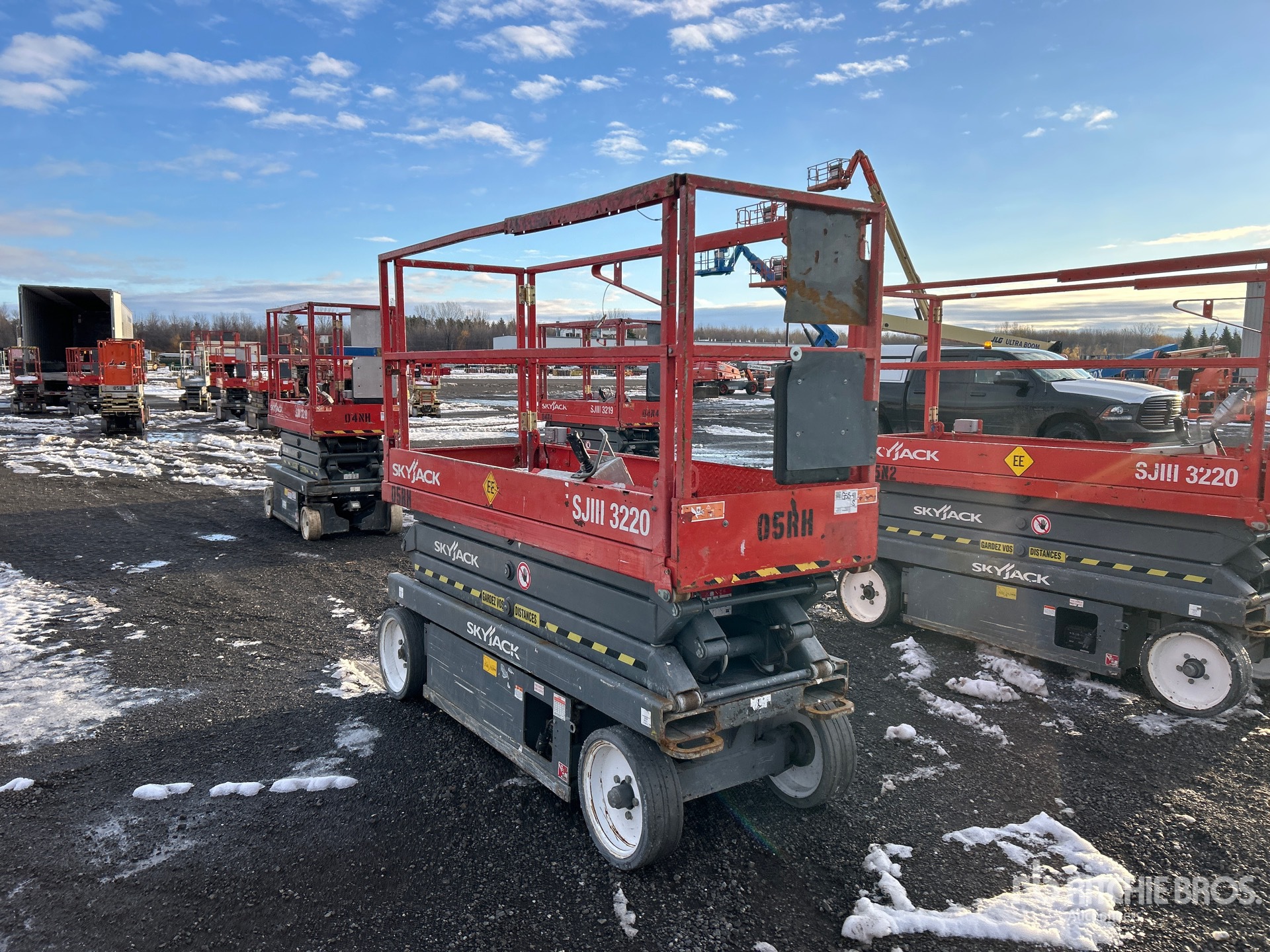 General Appearance with Picture, Right Front Corner