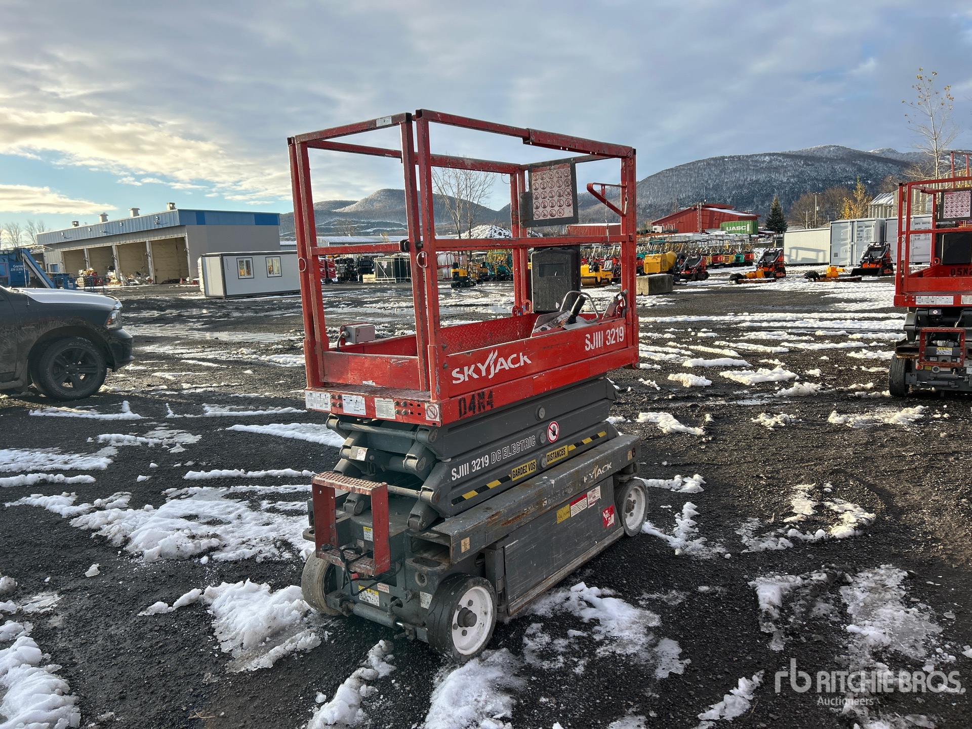 General Appearance with Picture, Right Rear Corner