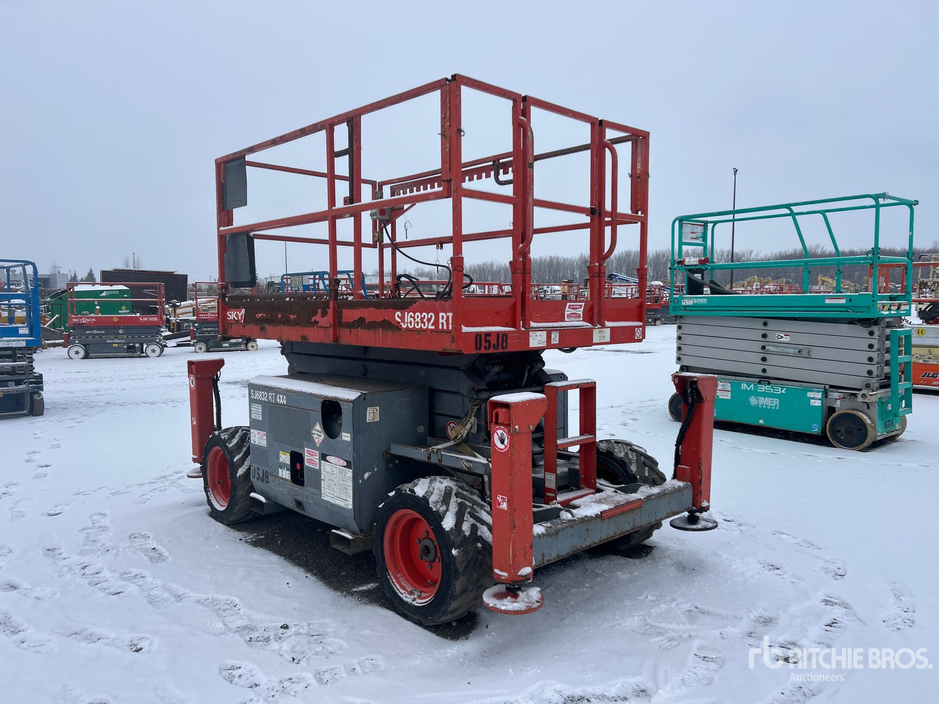 General Appearance with Picture, Left Rear Corner