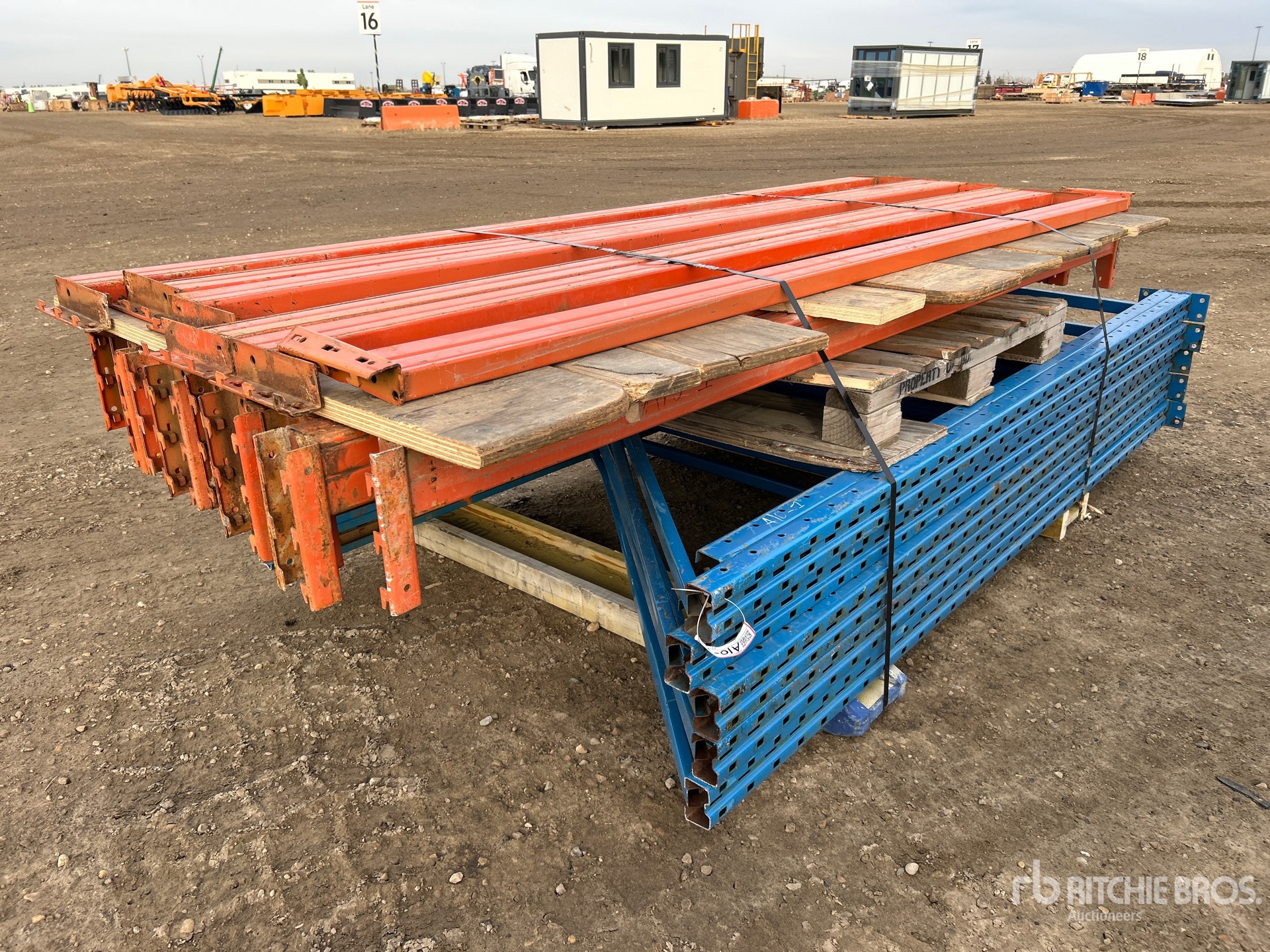 General Appearance with Bild, Ecke vorne rechts