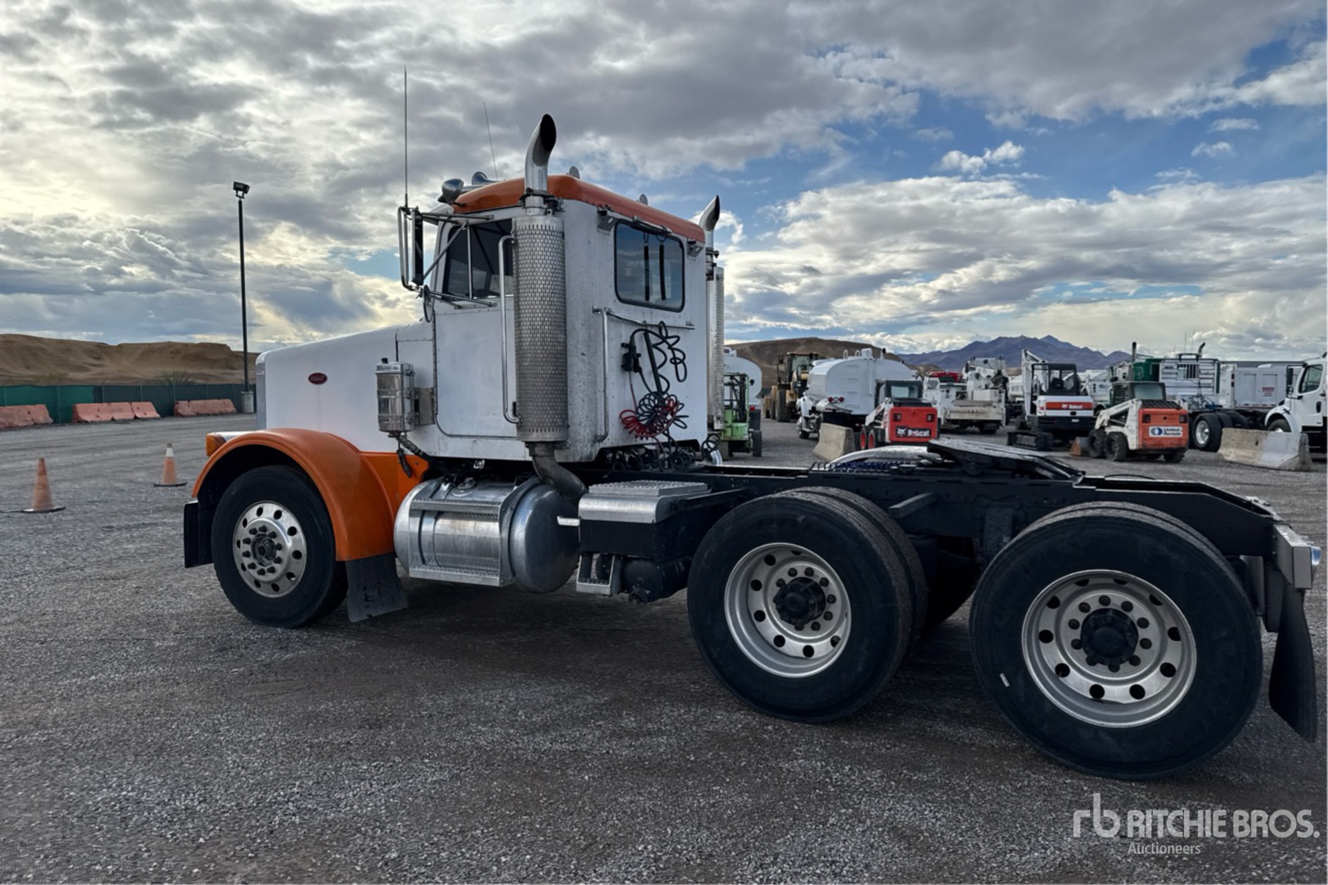 General Appearance with Imagen: esquina trasera izquierda