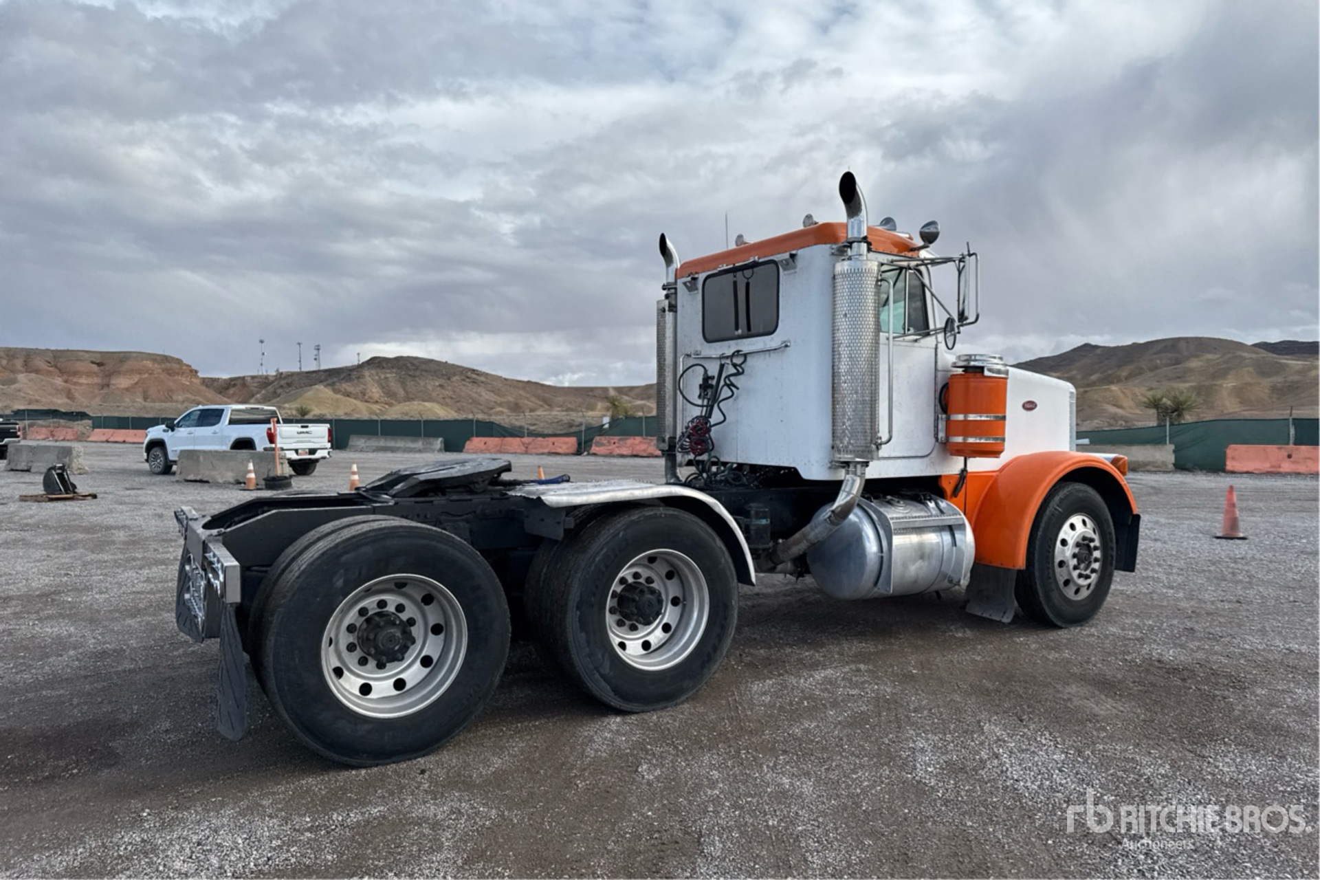 General Appearance with Imagen: esquina trasera derecha