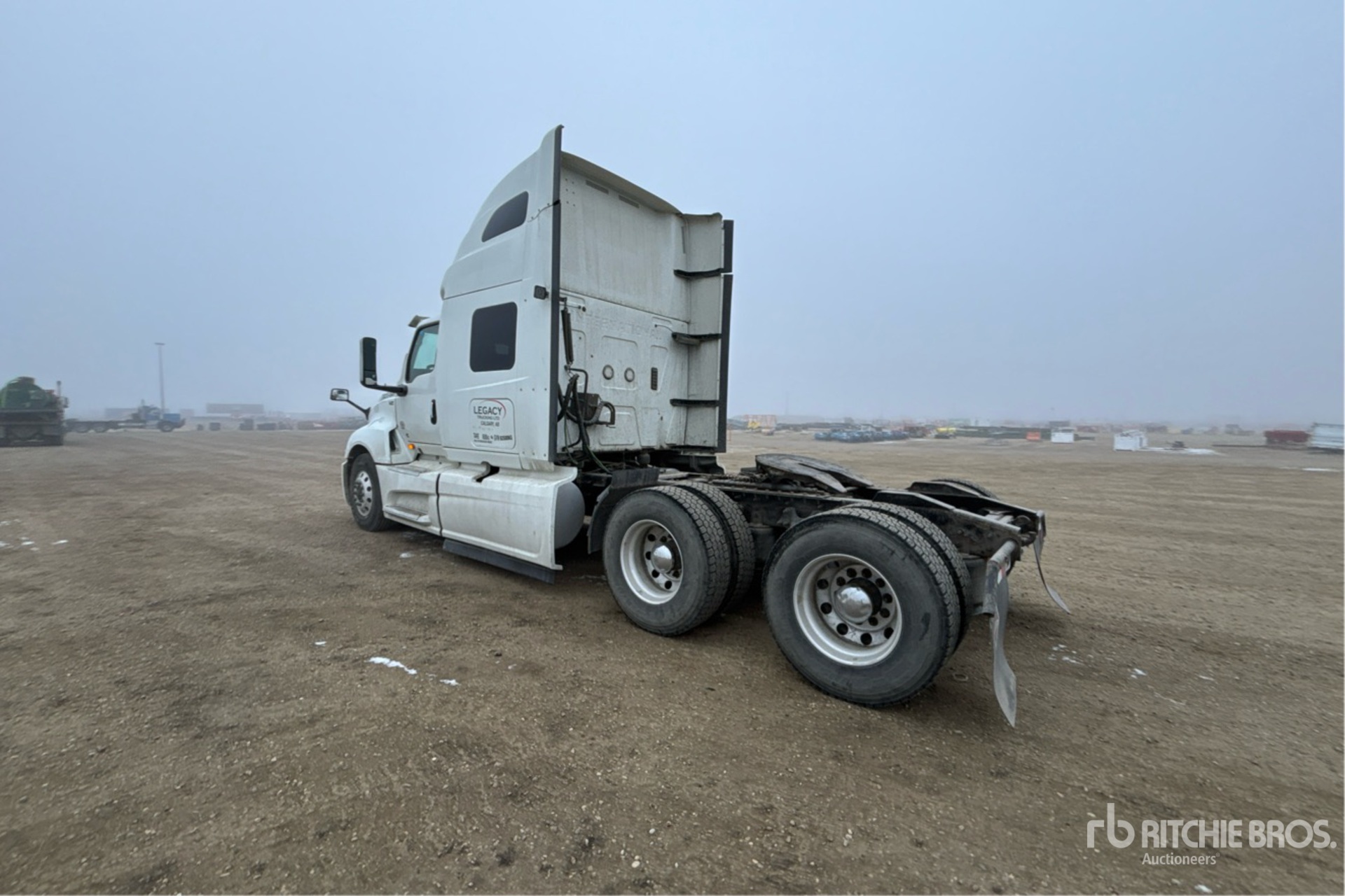 Aspect général with Image, coin arrière gauche