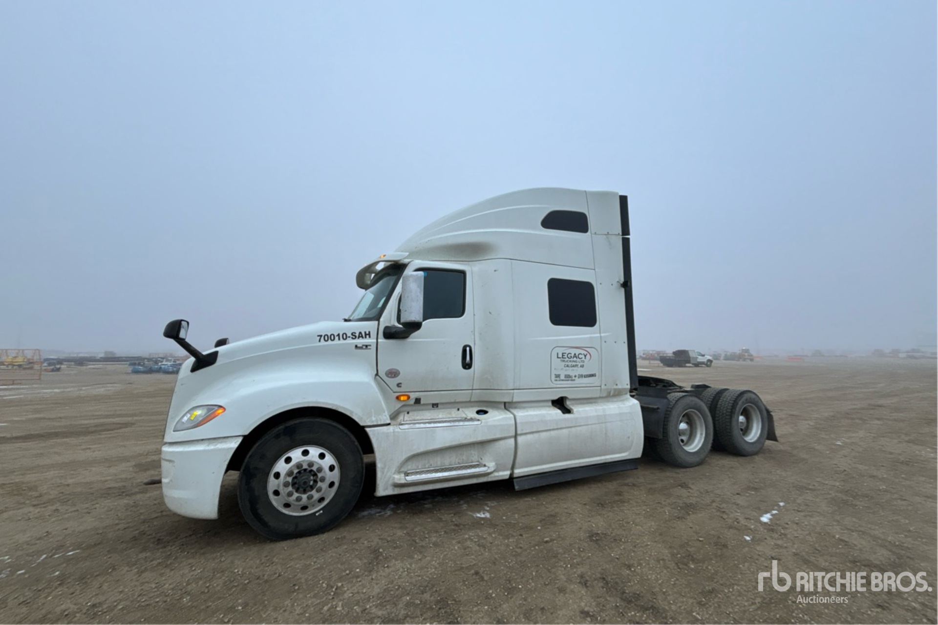 Aspect général with Image, coin avant gauche