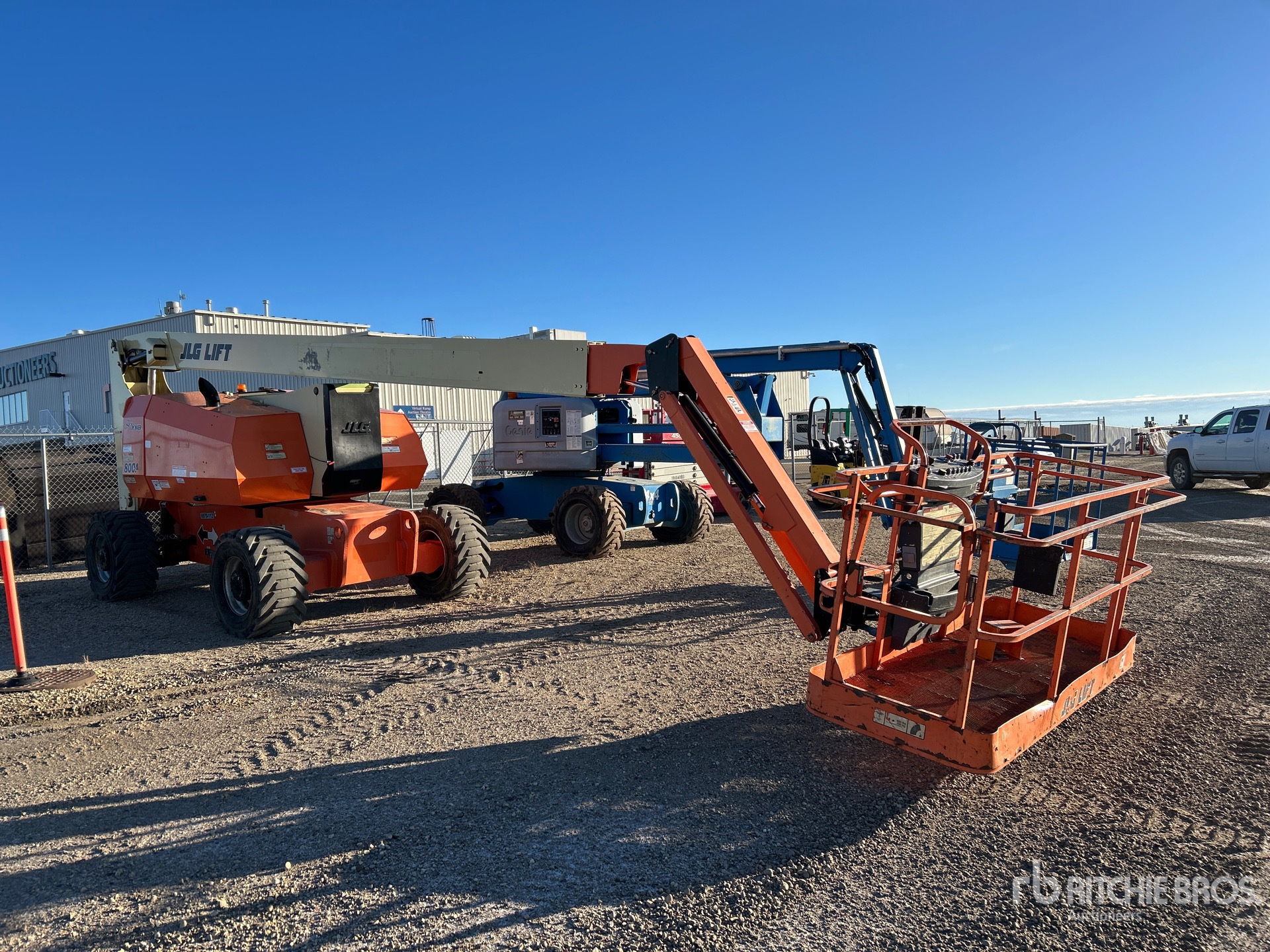 General Appearance with Bild, Ecke vorne rechts