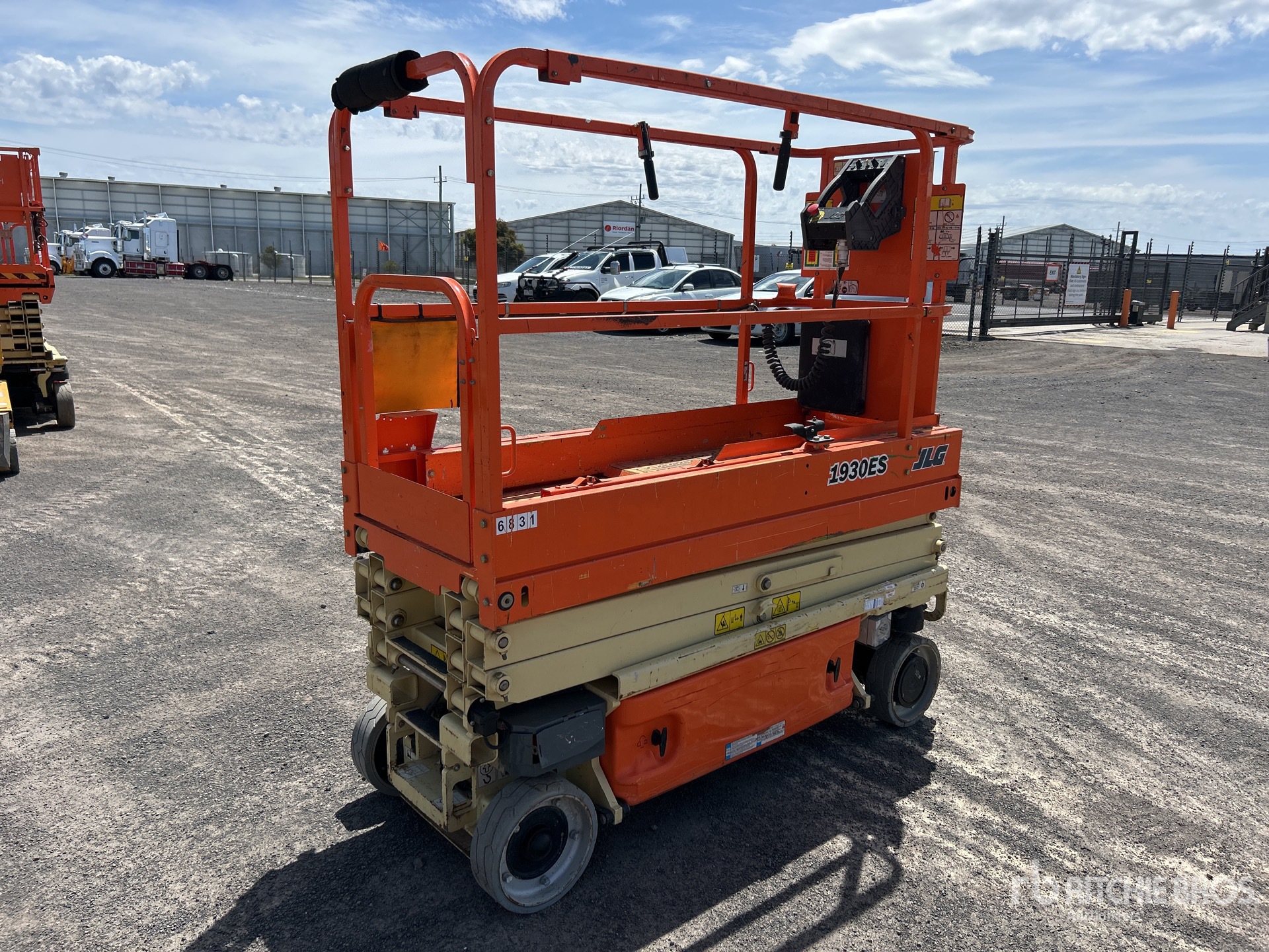 General Appearance with Picture, Right Rear Corner