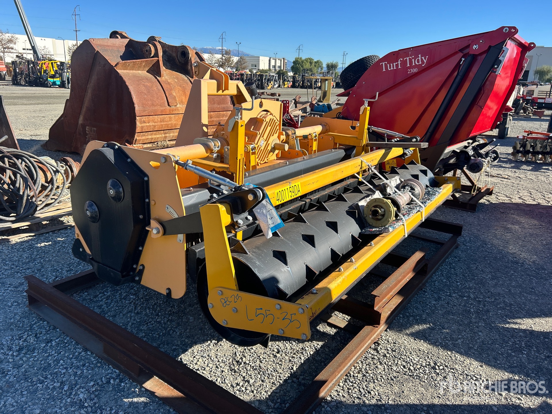 General Appearance with Bild, Ecke hinten links