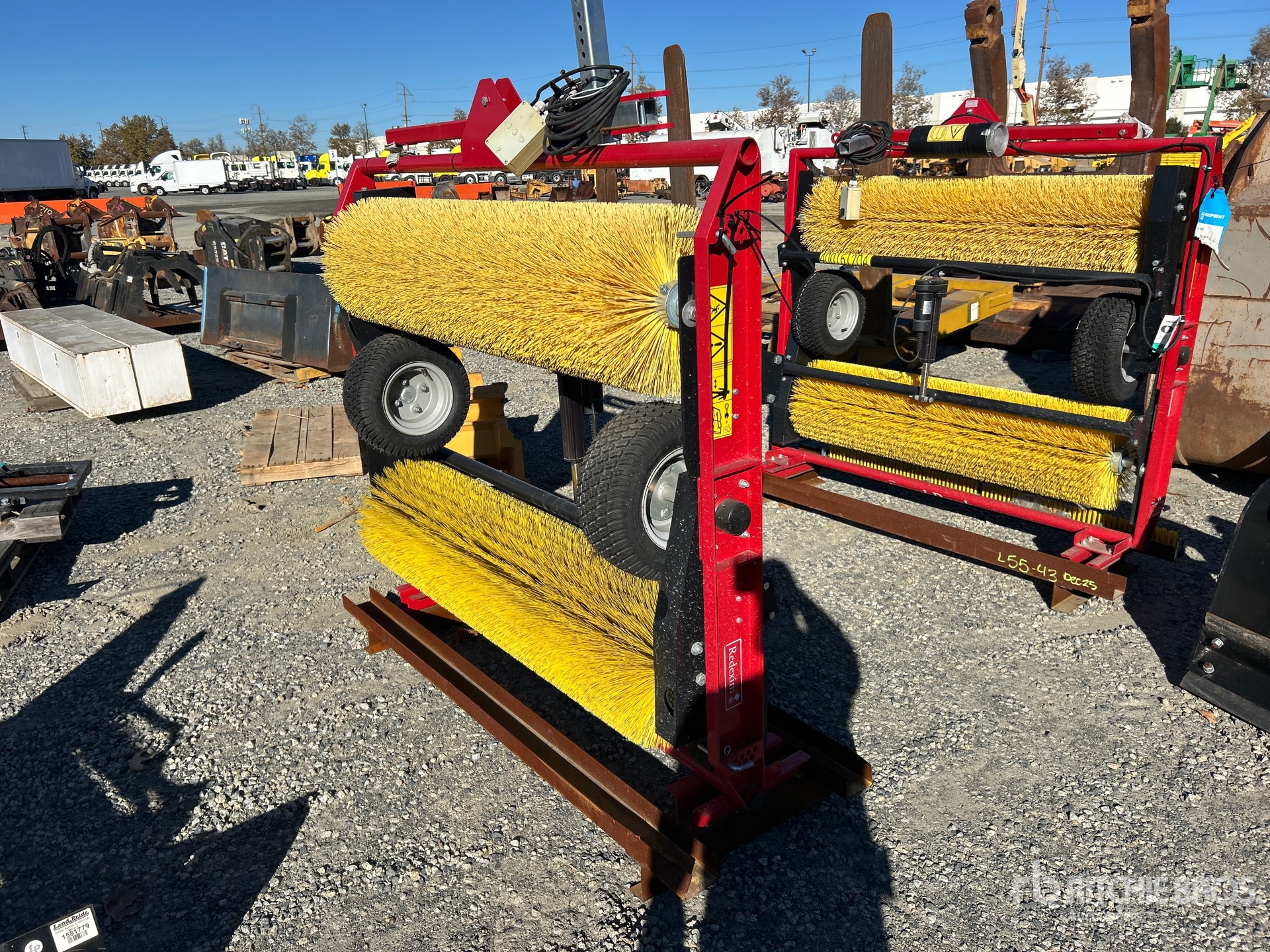 Aspect général with Image, coin arrière droit