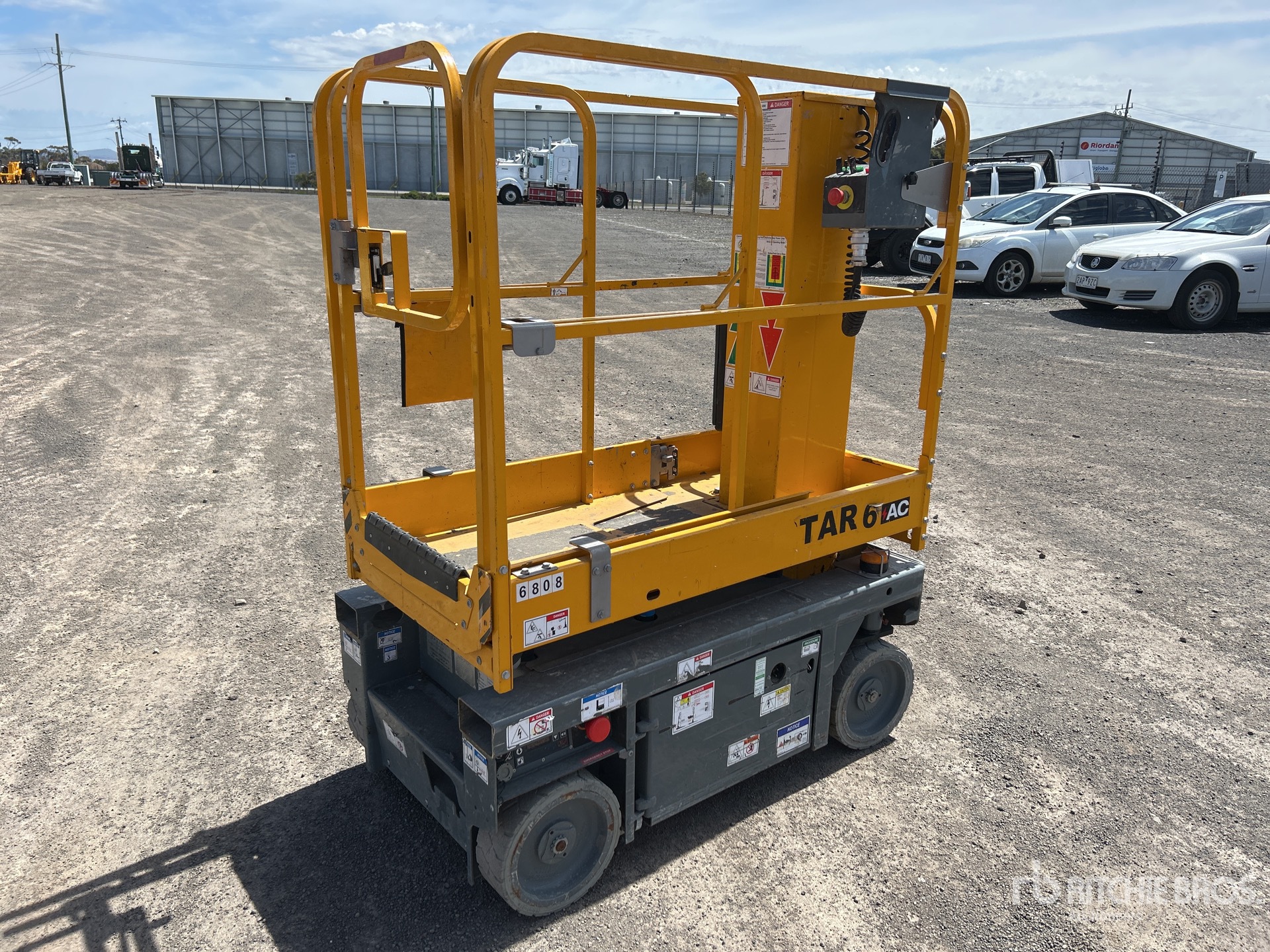 General Appearance with Bild, Ecke hinten rechts