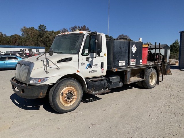 2002 International 4300 4x2 Fuel and Lube Truck