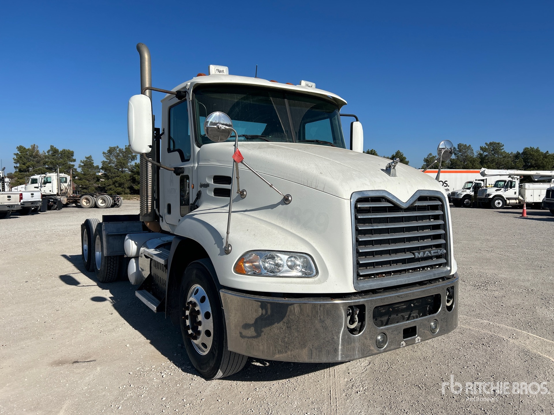 General Appearance with Image, coin avant droit