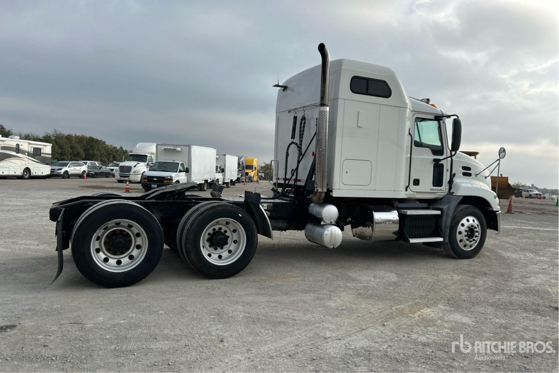 General Appearance with Imagen: esquina trasera derecha