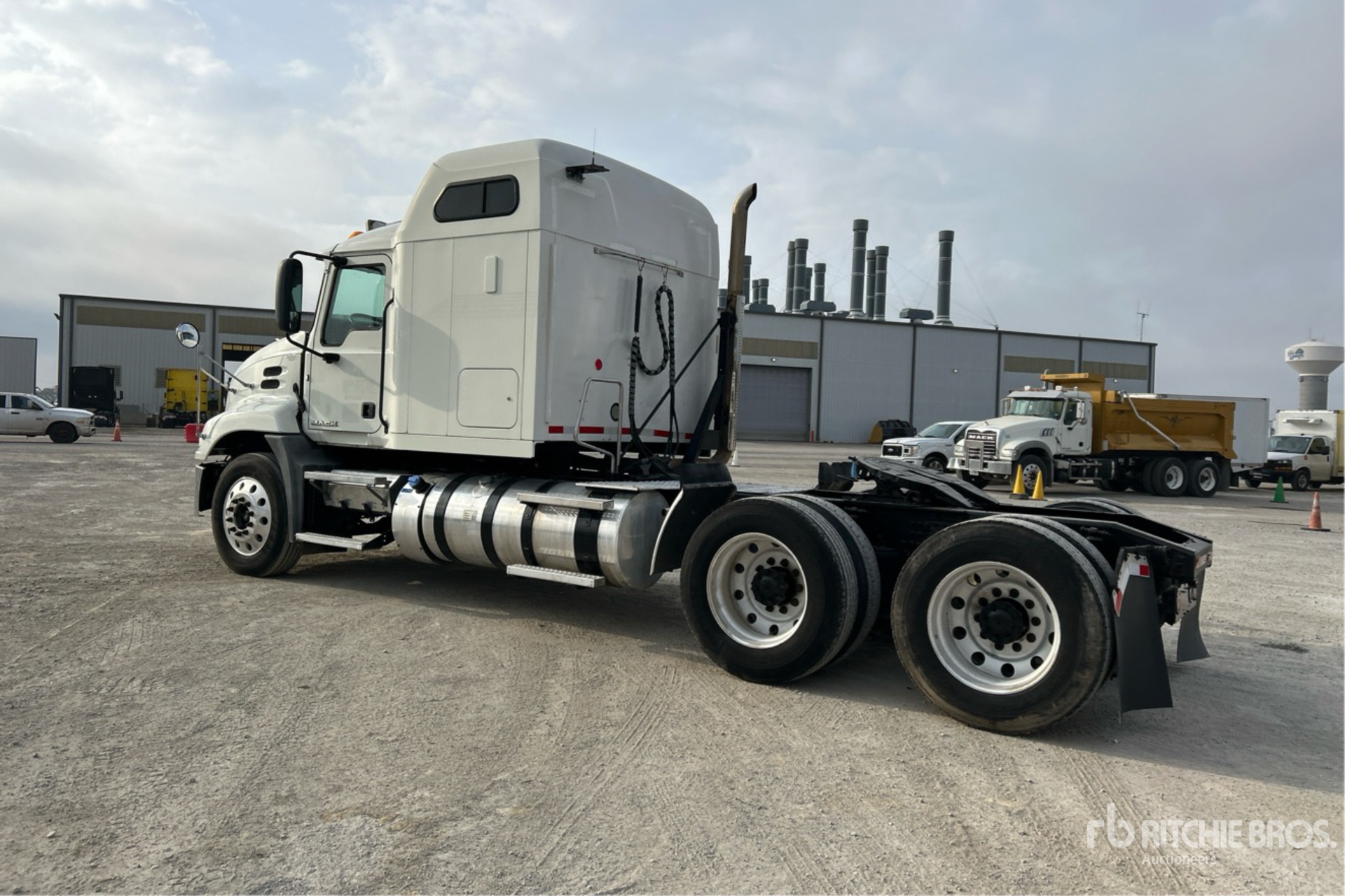 General Appearance with Imagen: esquina trasera izquierda