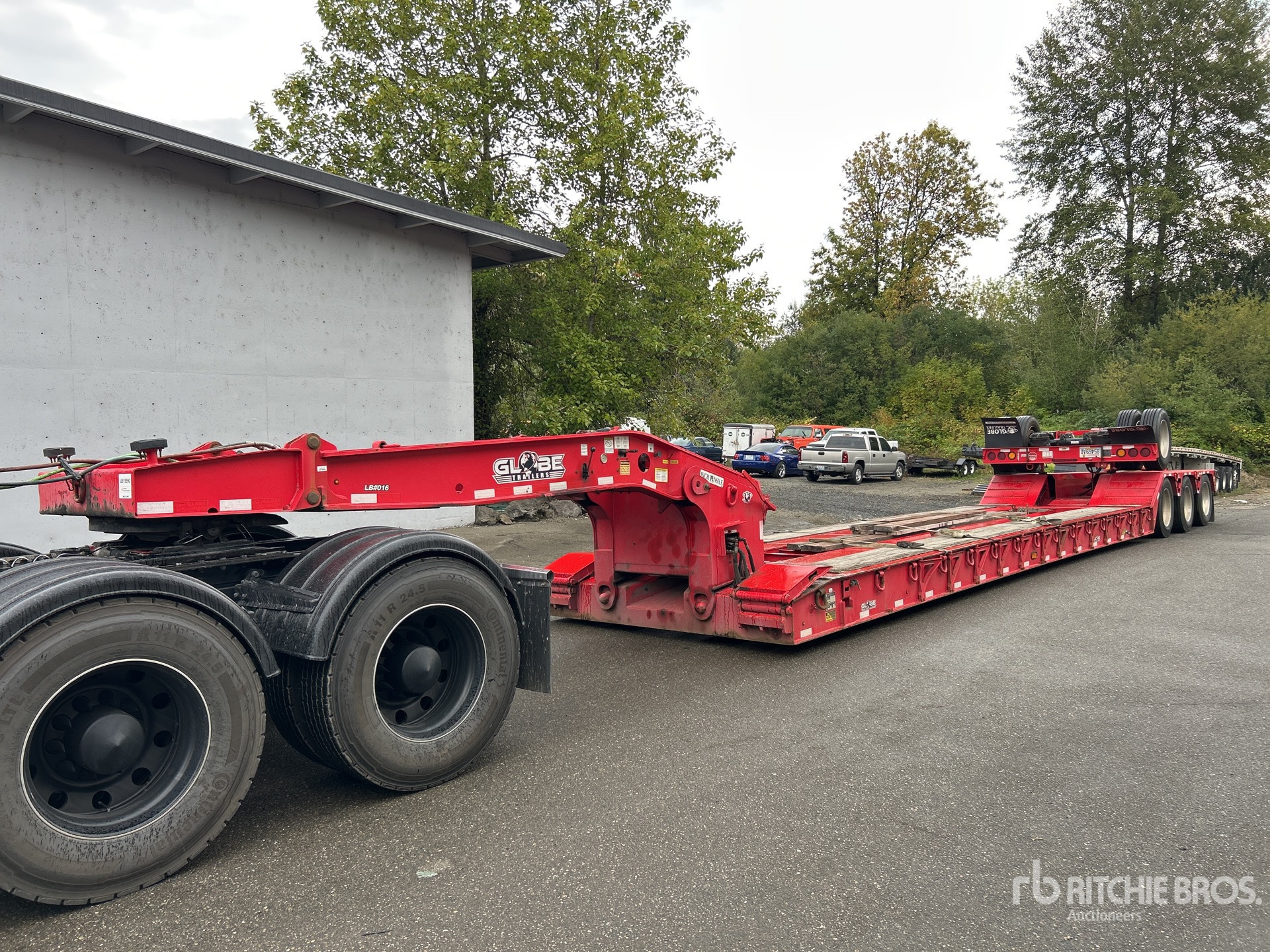 General Appearance with Picture, Left Front Corner