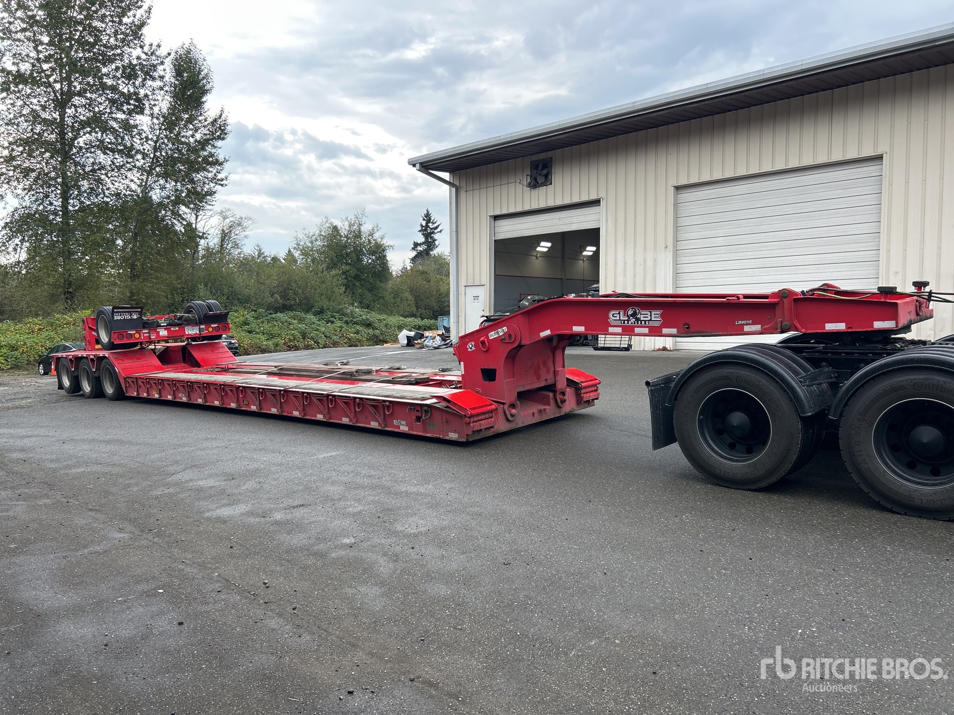 General Appearance with Picture, Right Front Corner