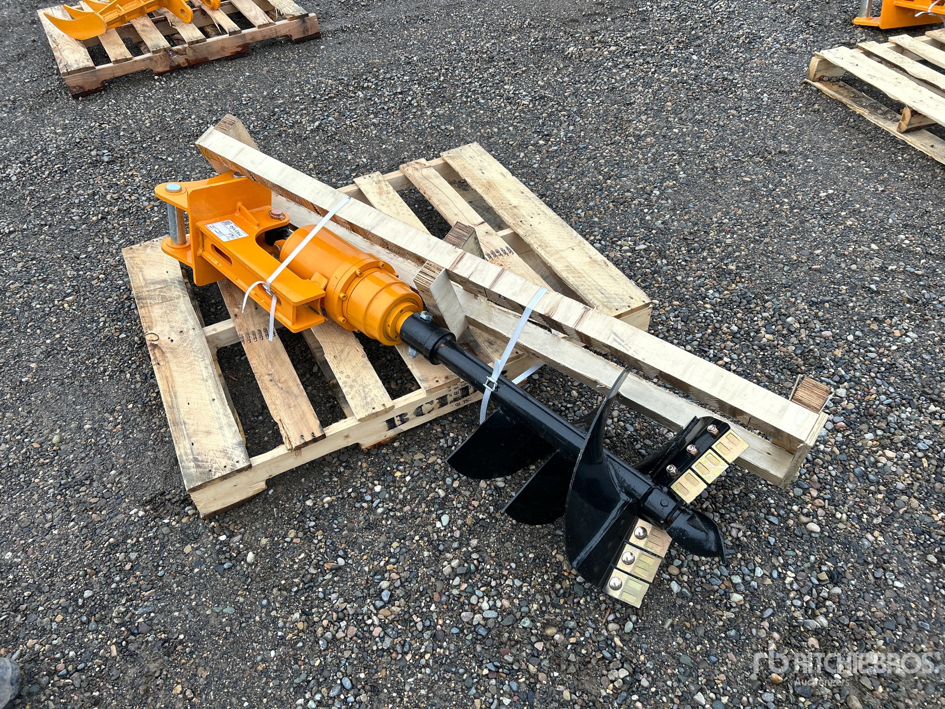 General Appearance with Bild, Ecke vorne links