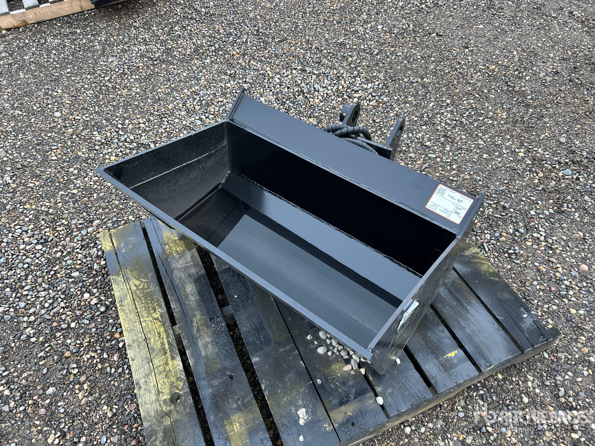 General Appearance with Bild, Ecke vorne links