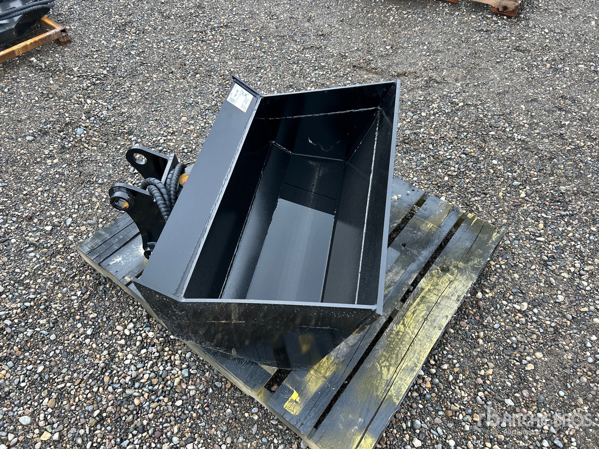 General Appearance with Bild, Ecke vorne rechts