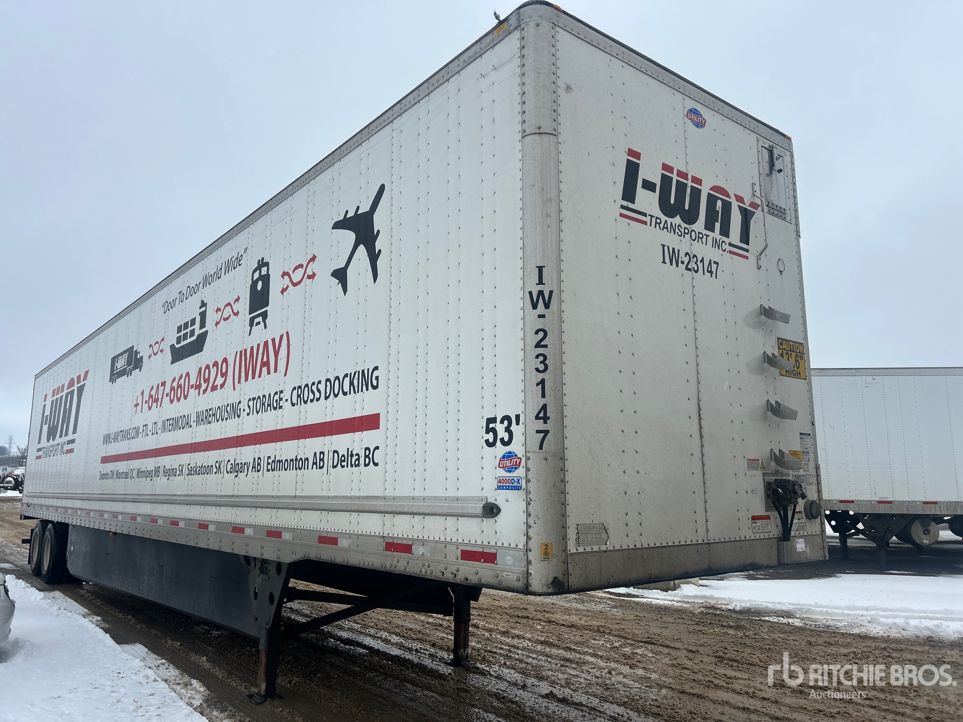 General Appearance with Bild, Ecke vorne rechts